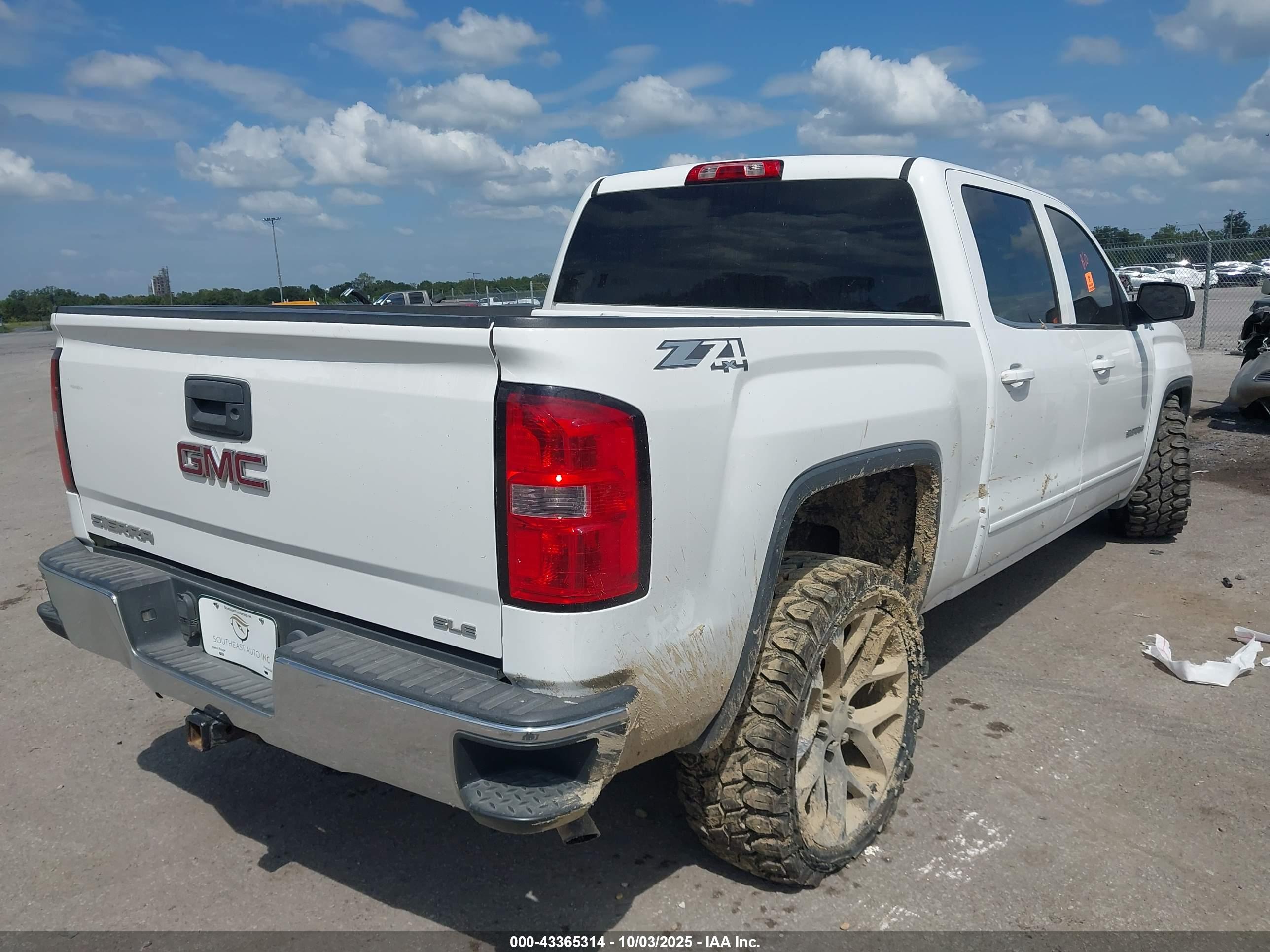 GMC SIERRA image 4