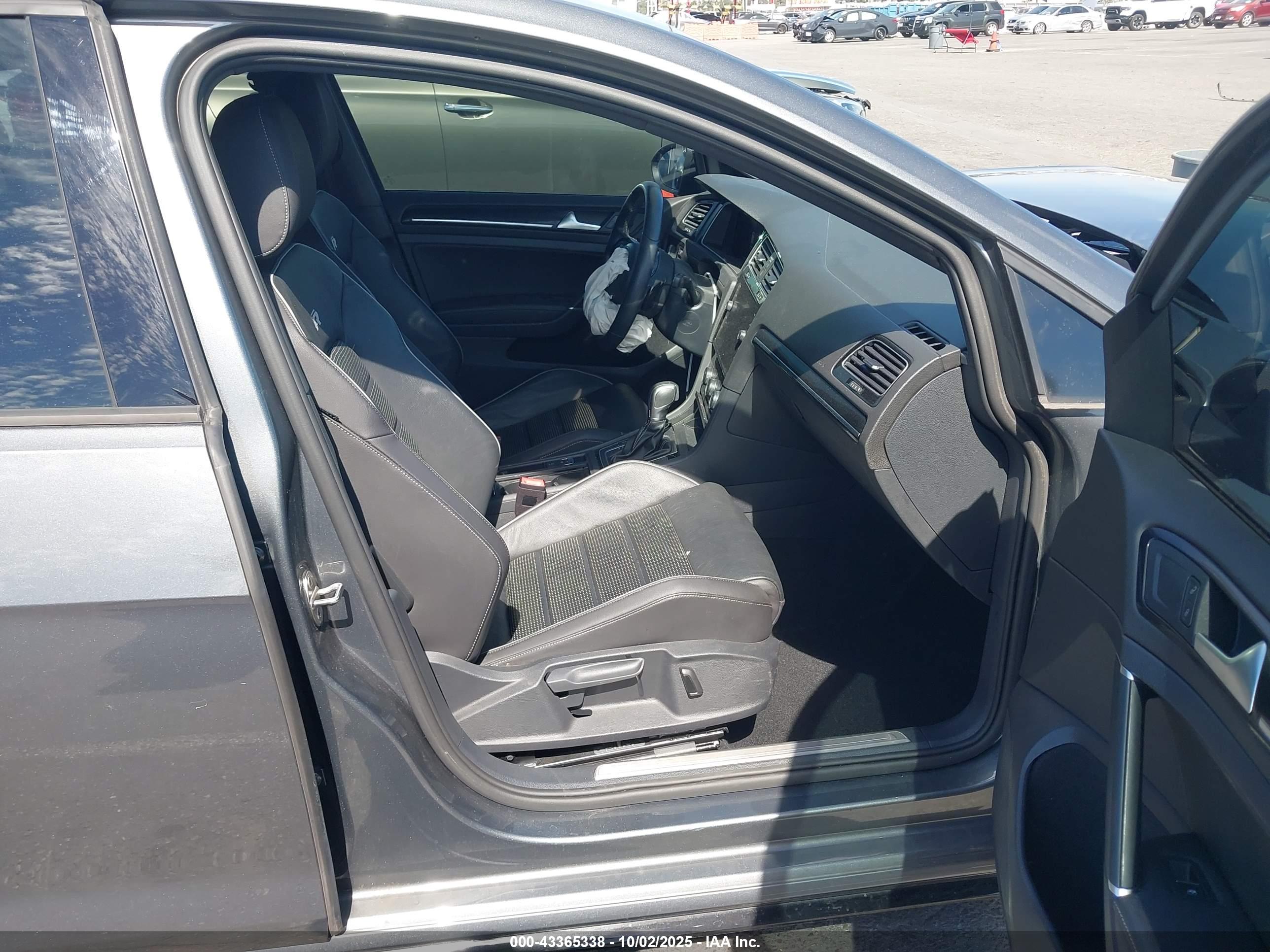 VOLKSWAGEN GOLF image 5