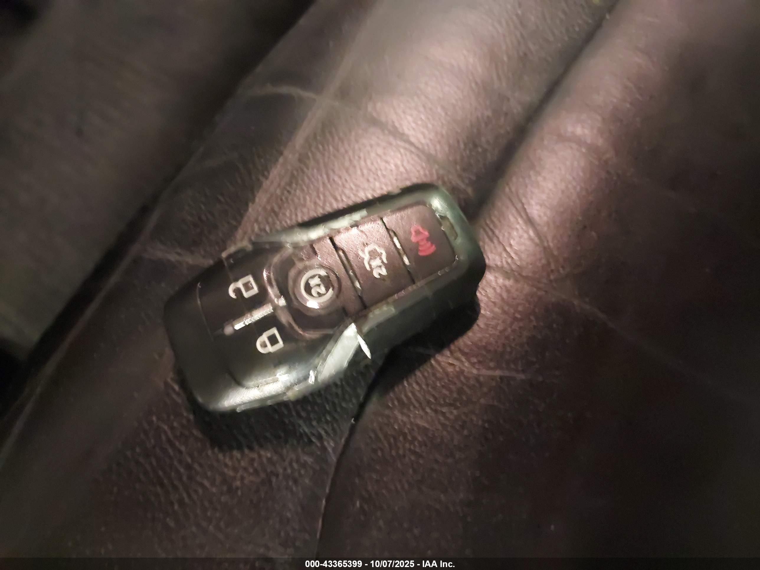 FORD EXPLORER image 11