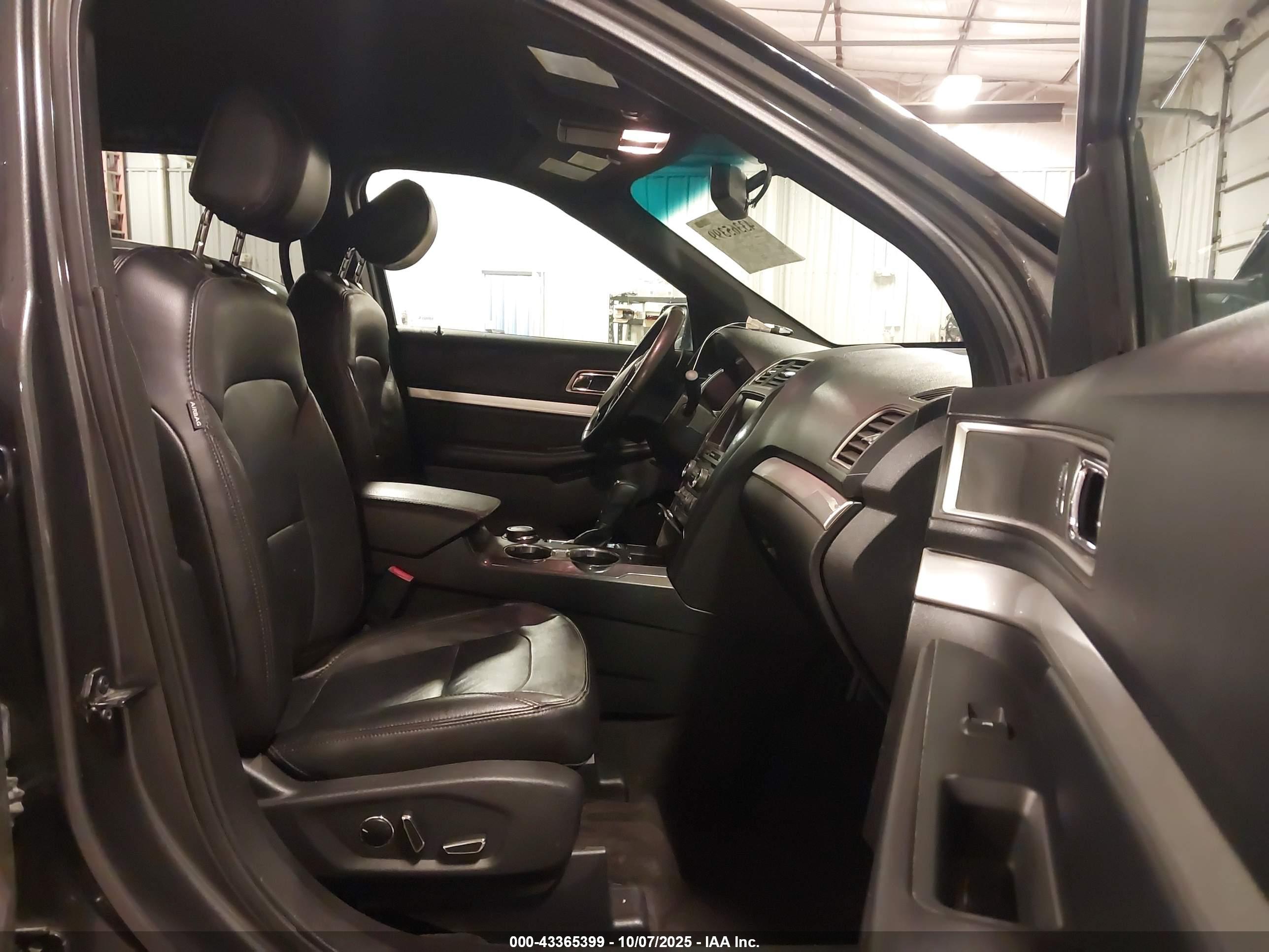 FORD EXPLORER image 5