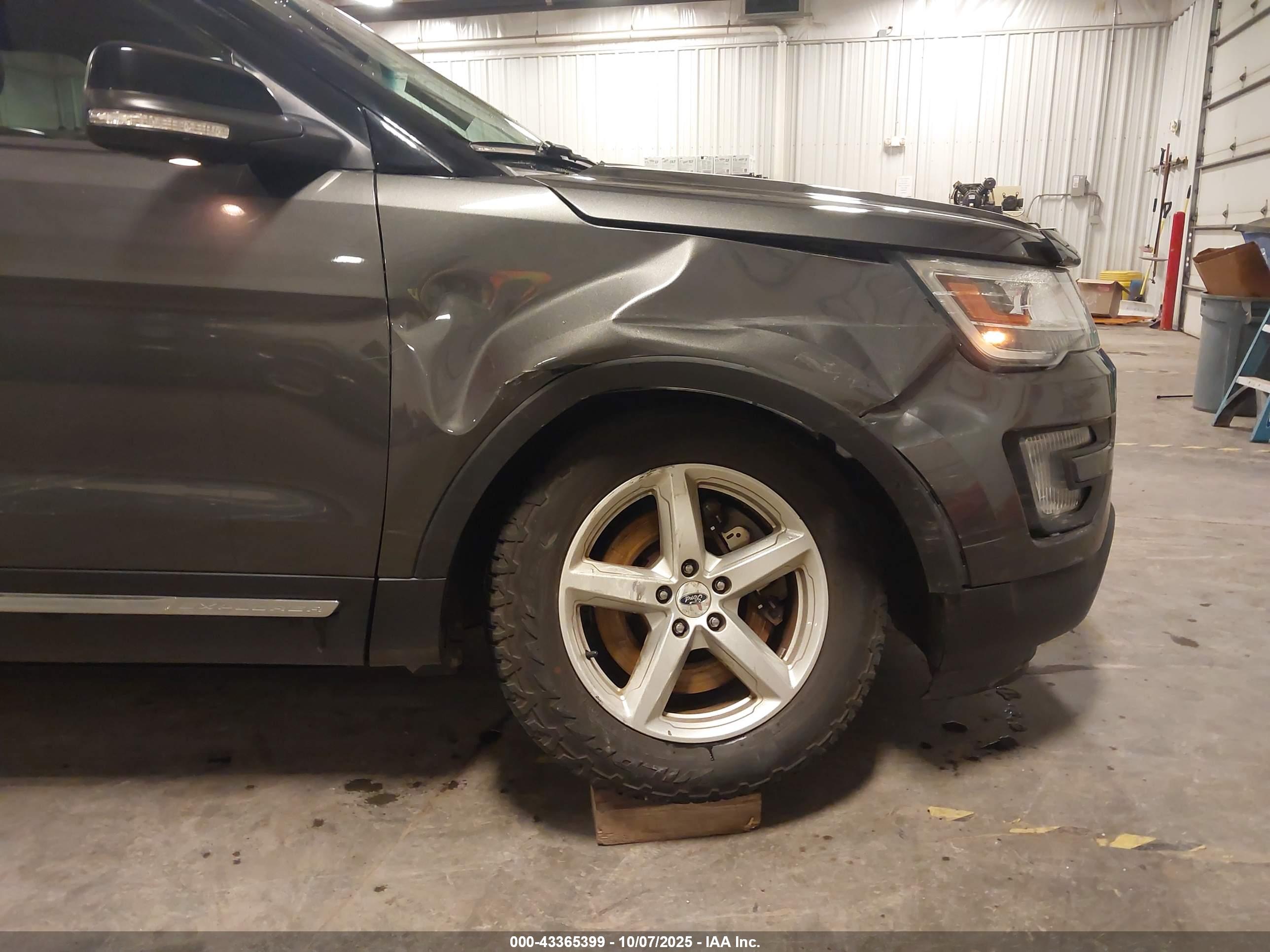 FORD EXPLORER image 6