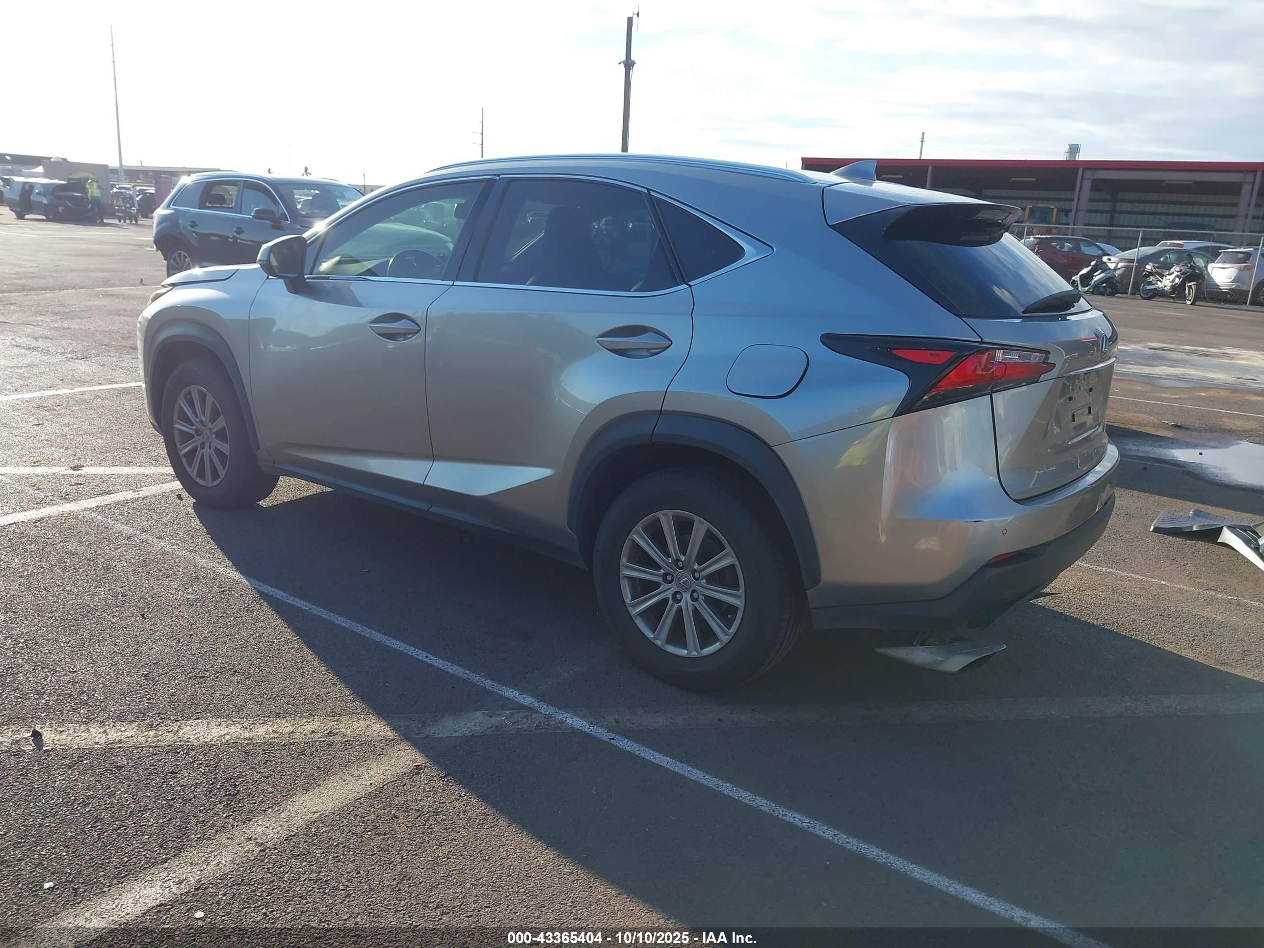 LEXUS NX image 3