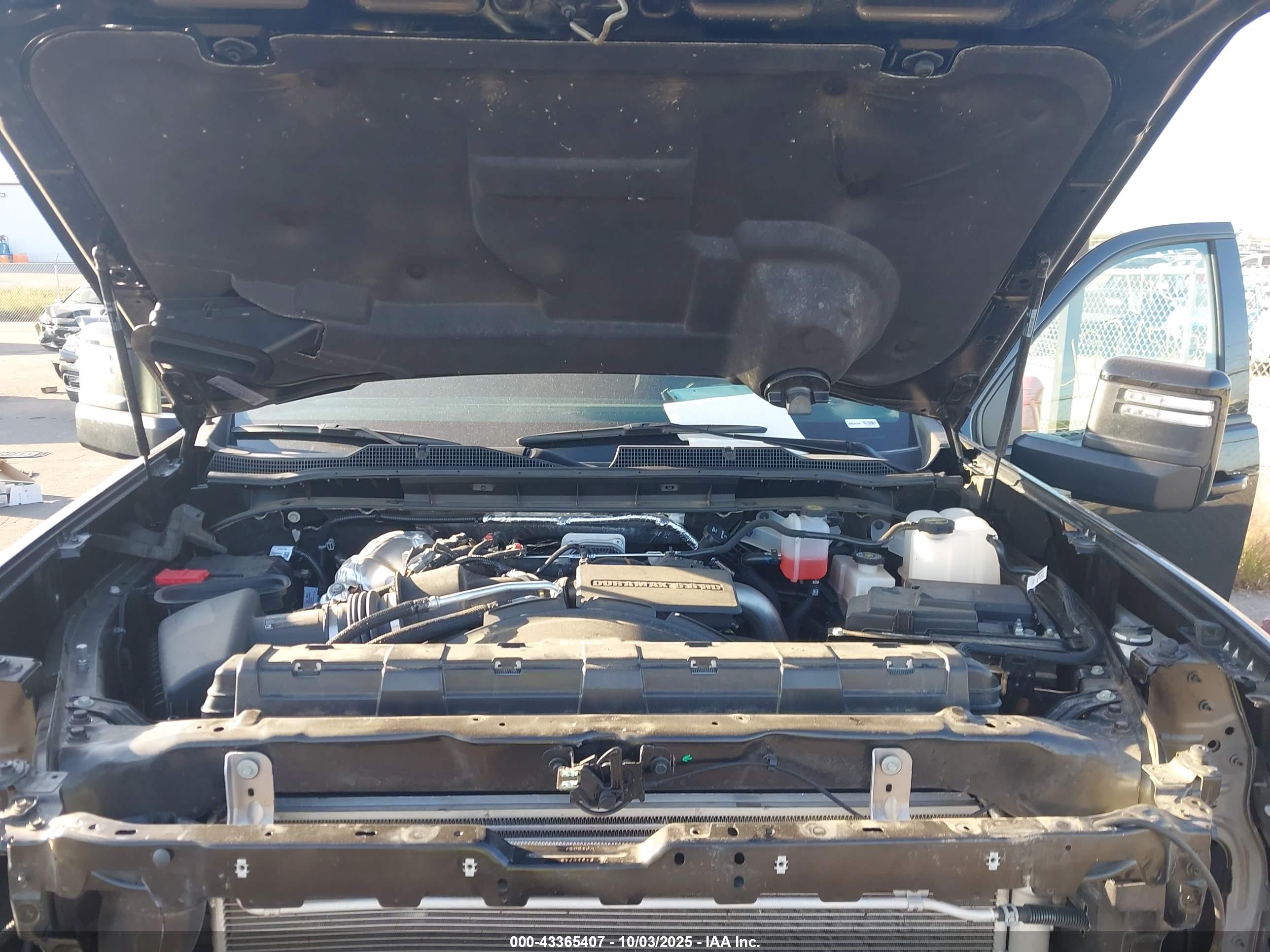 CHEVROLET SILVERADO image 10
