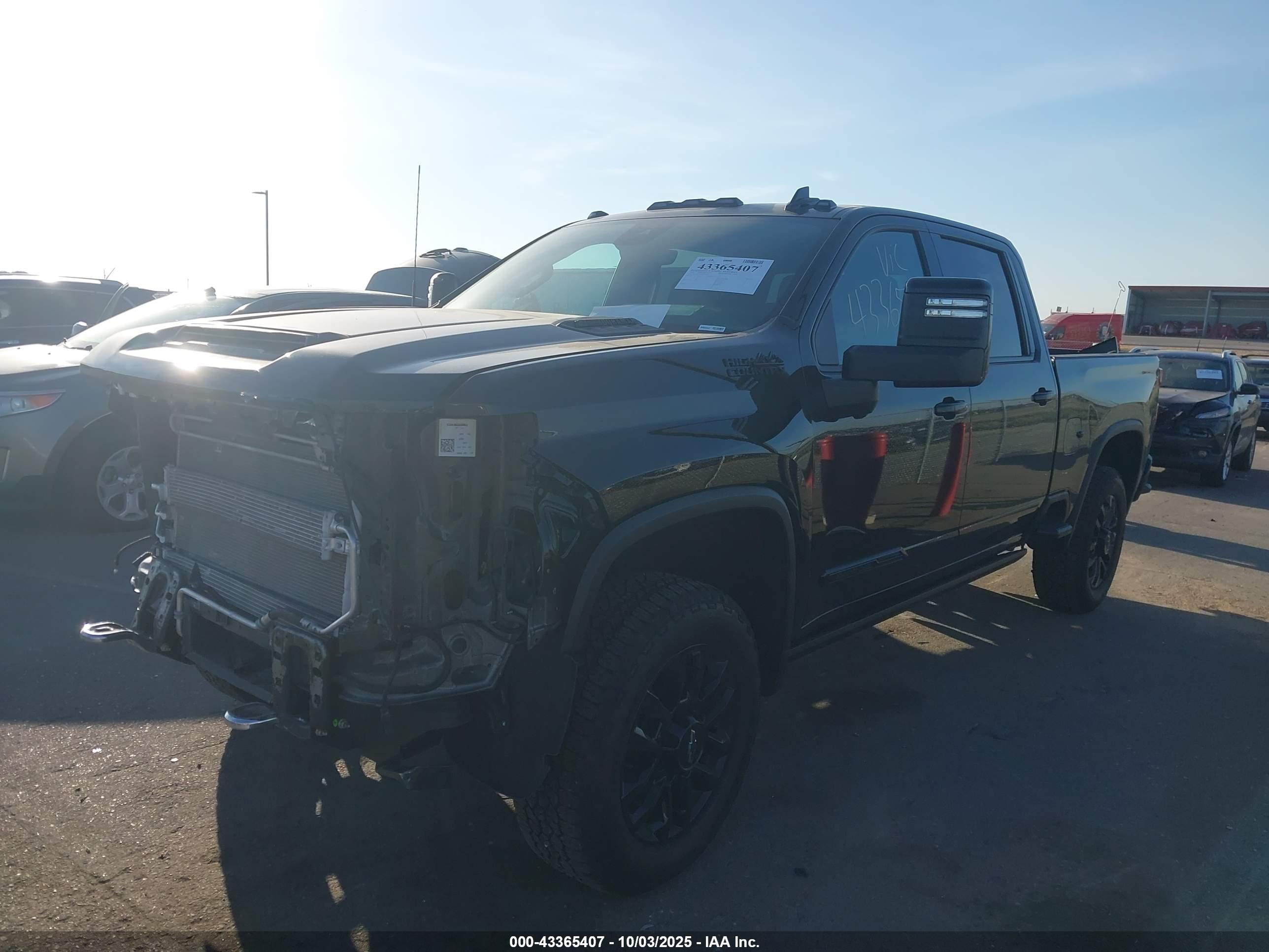CHEVROLET SILVERADO image 2