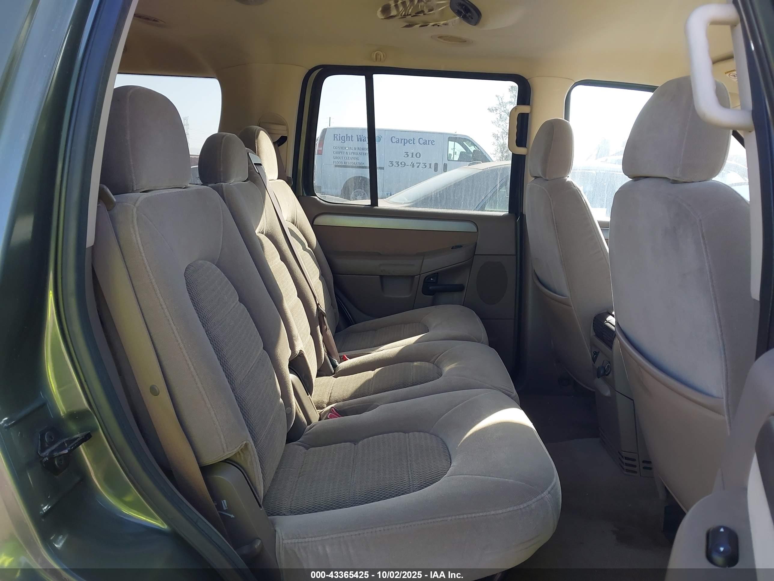 FORD EXPLORER image 8