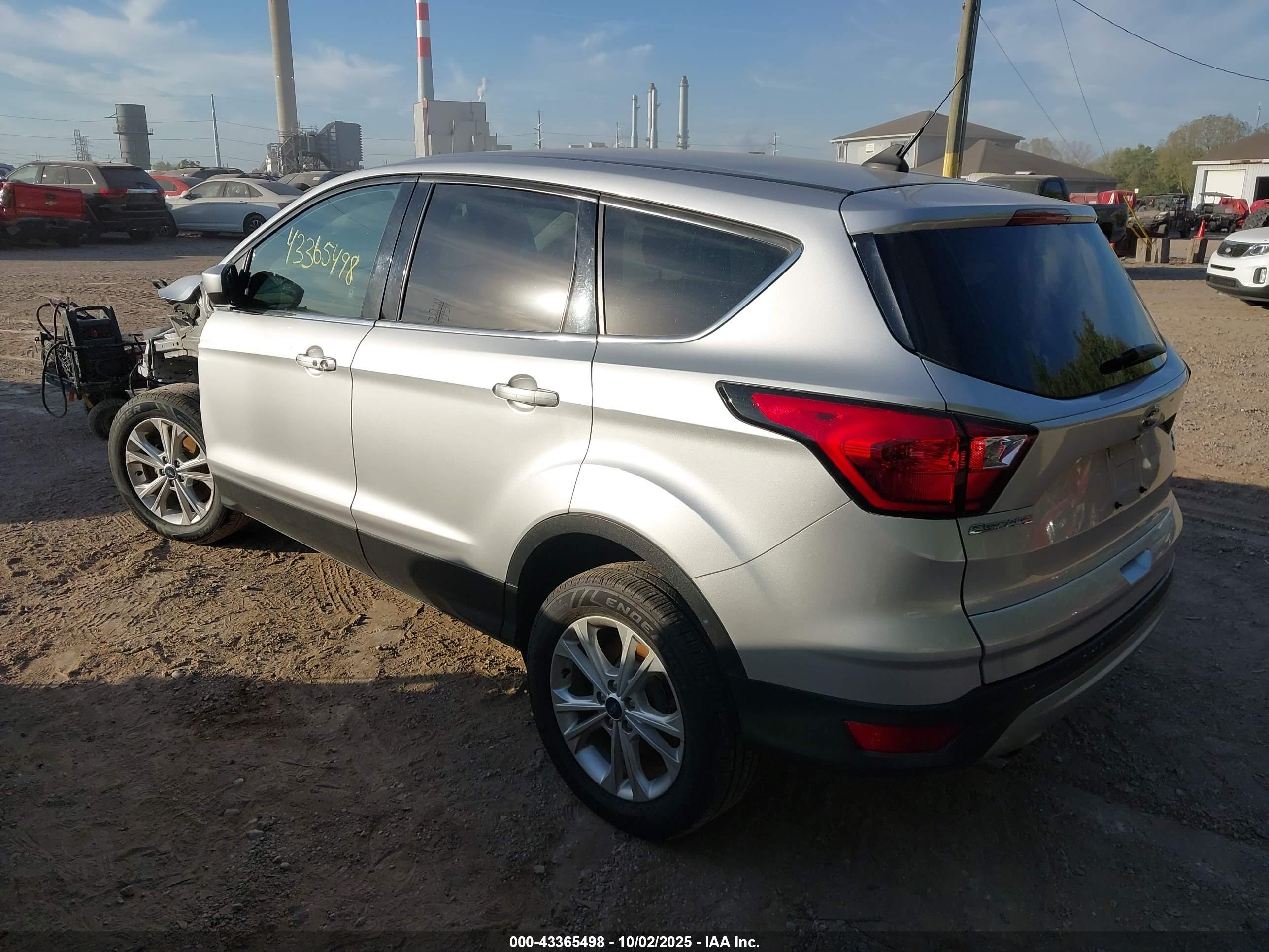 FORD ESCAPE image 3