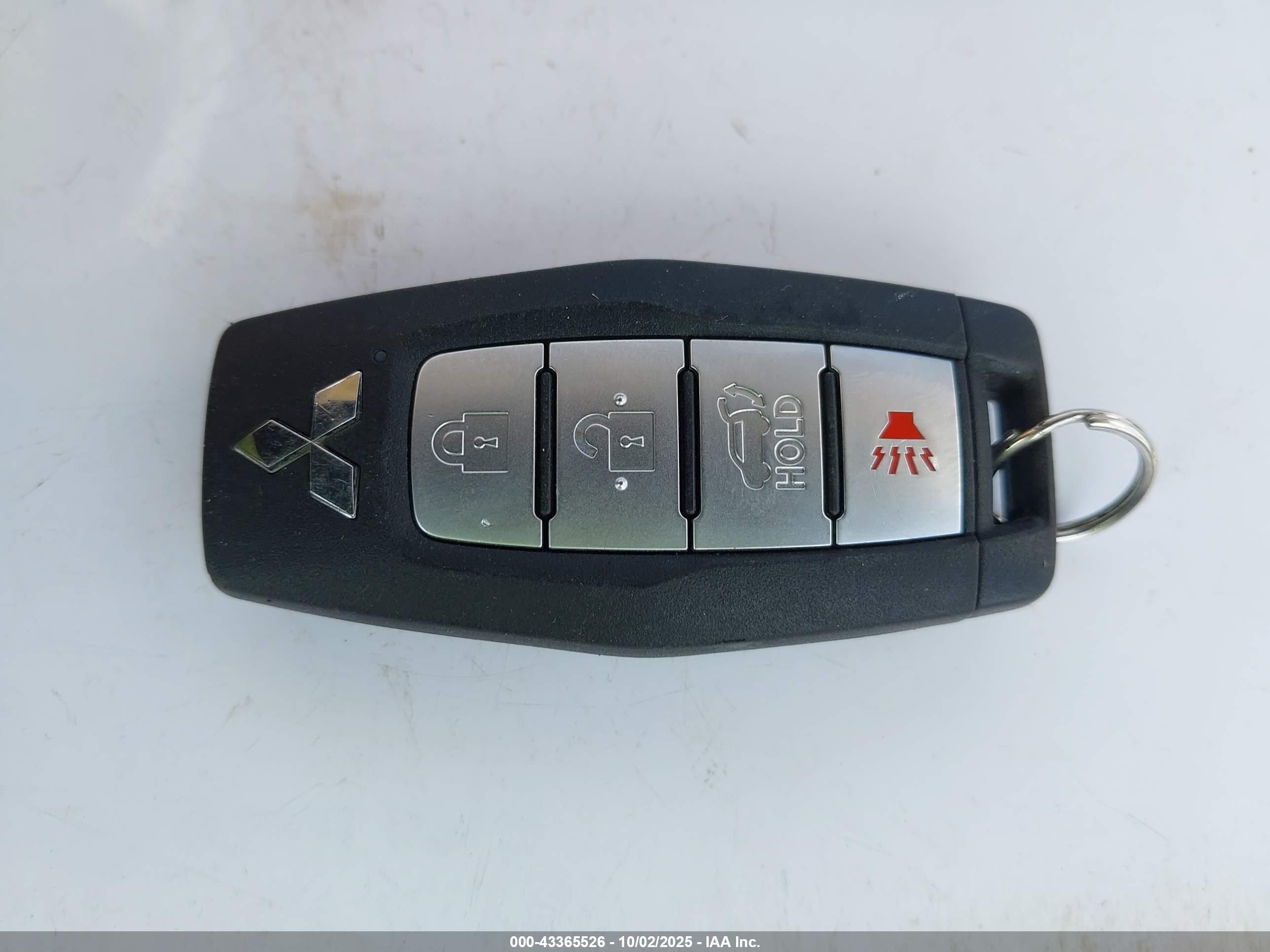 MITSUBISHI OUTLANDER image 11