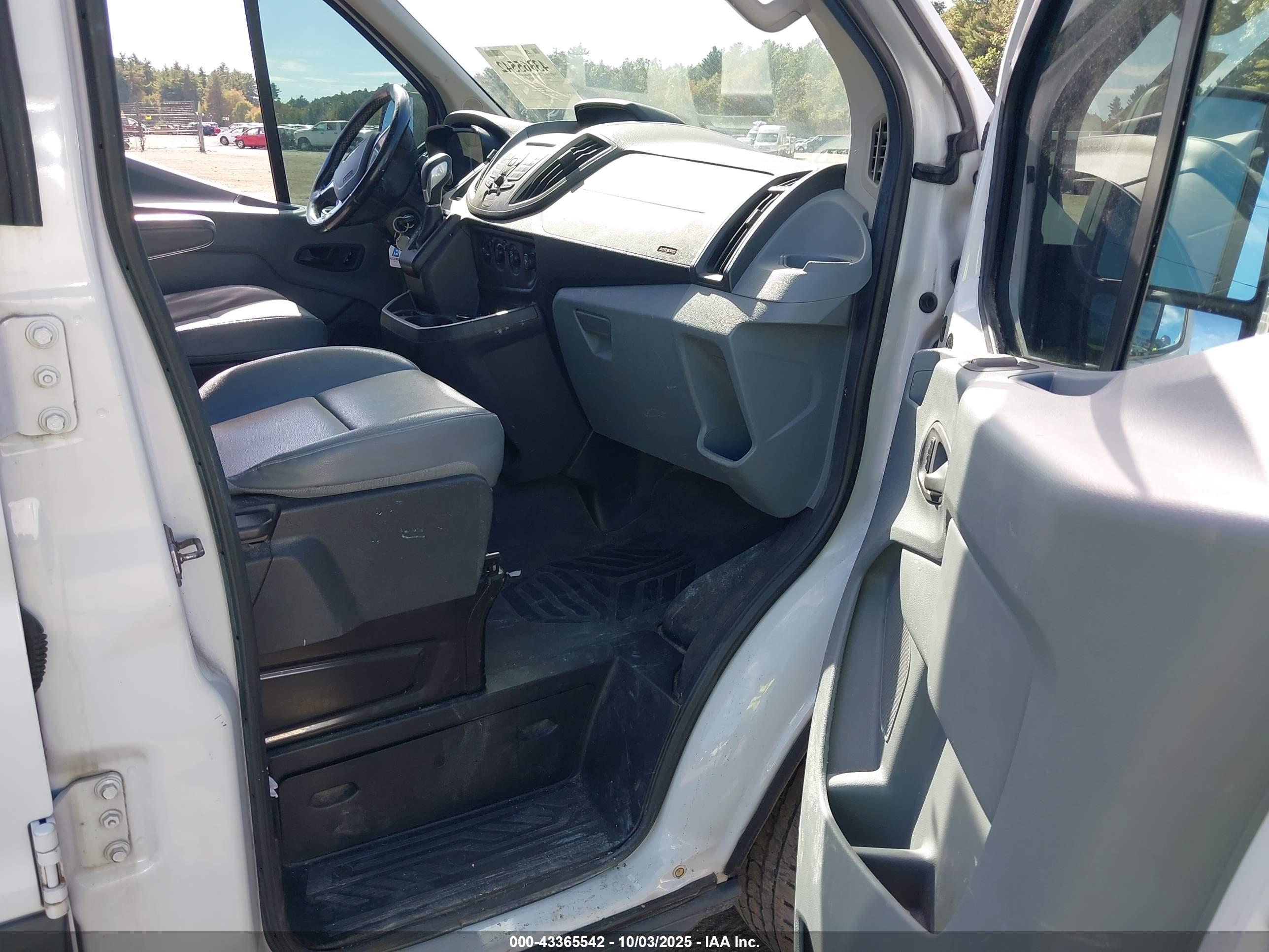 FORD TRANSIT-250 image 5