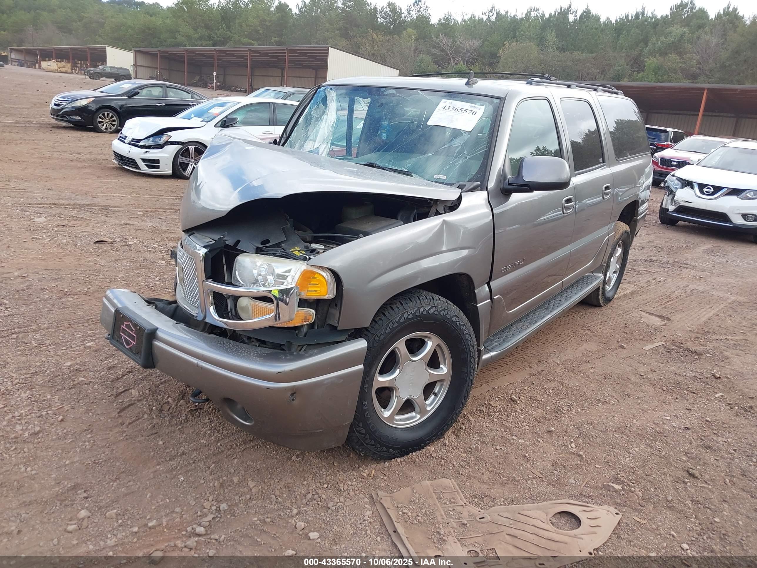 GMC YUKON image 2