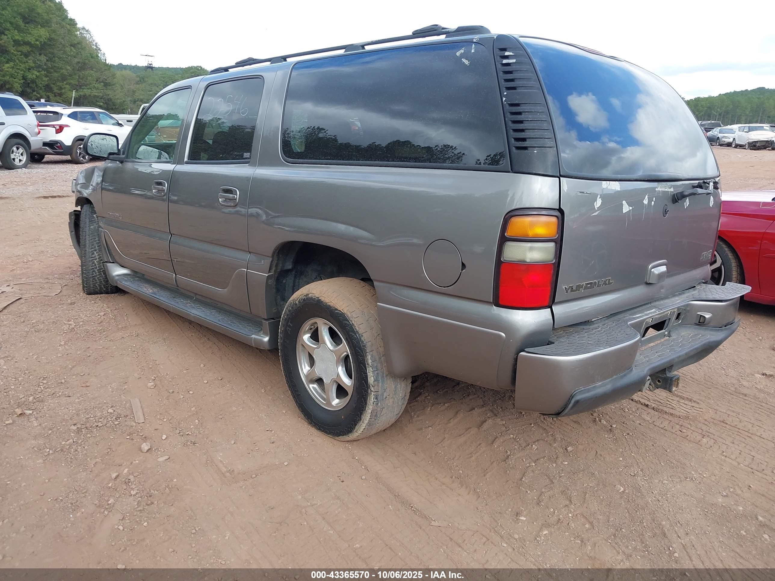 GMC YUKON image 3