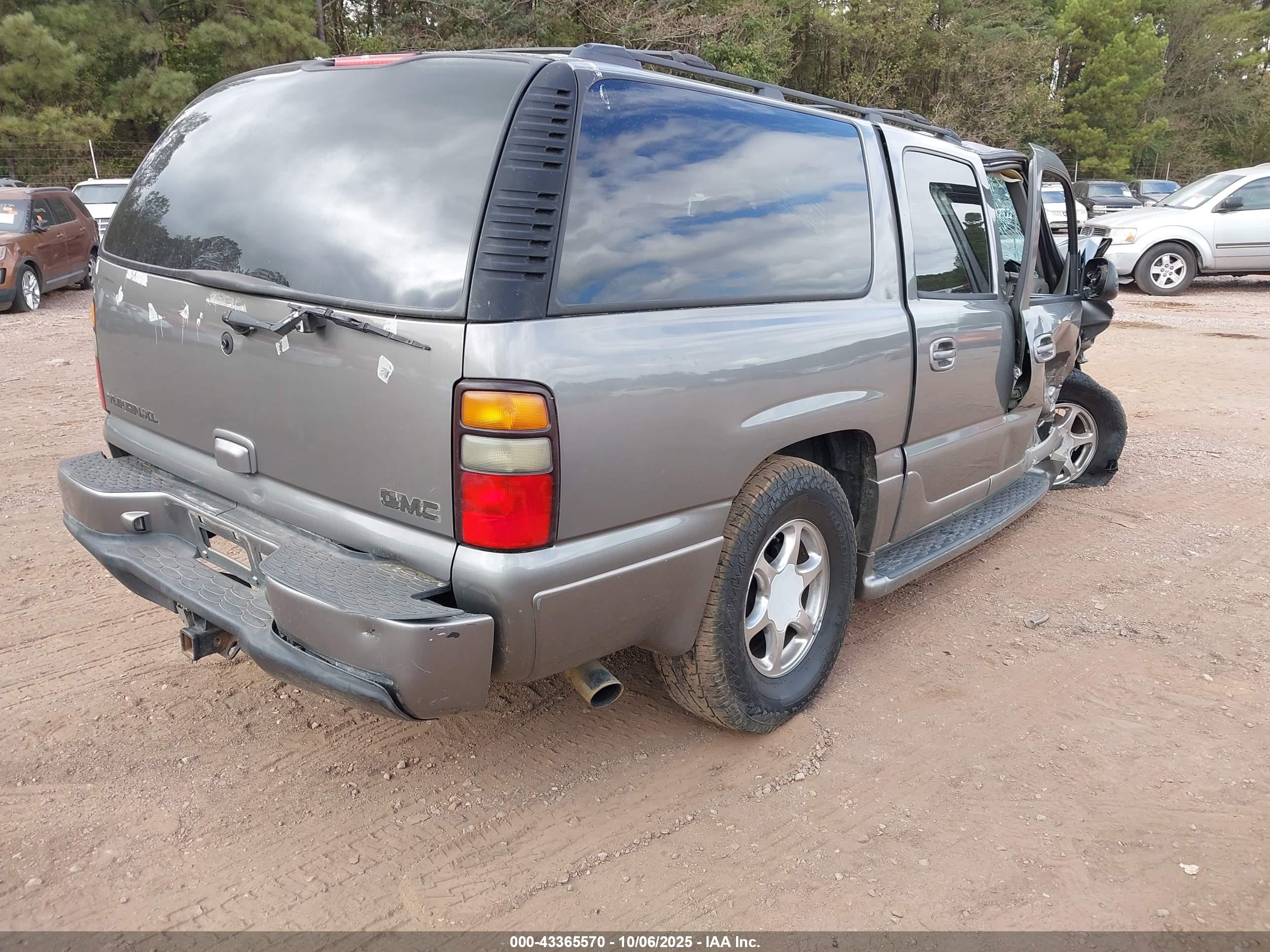 GMC YUKON image 4