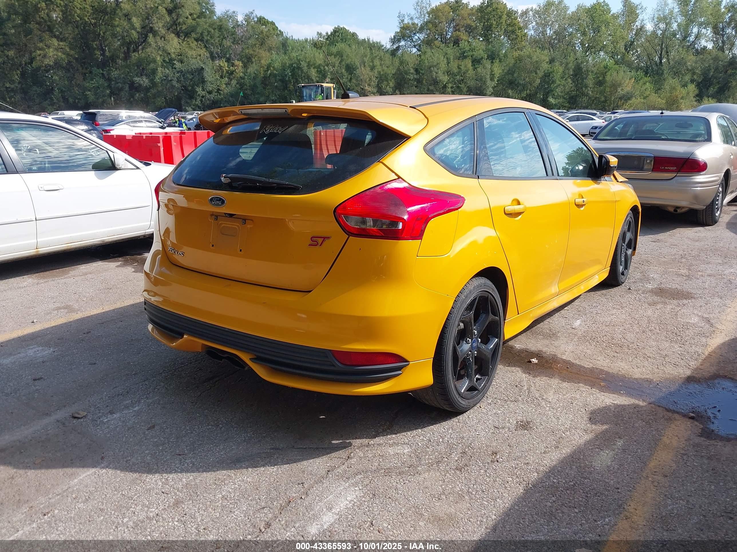 FORD FOCUS image 4