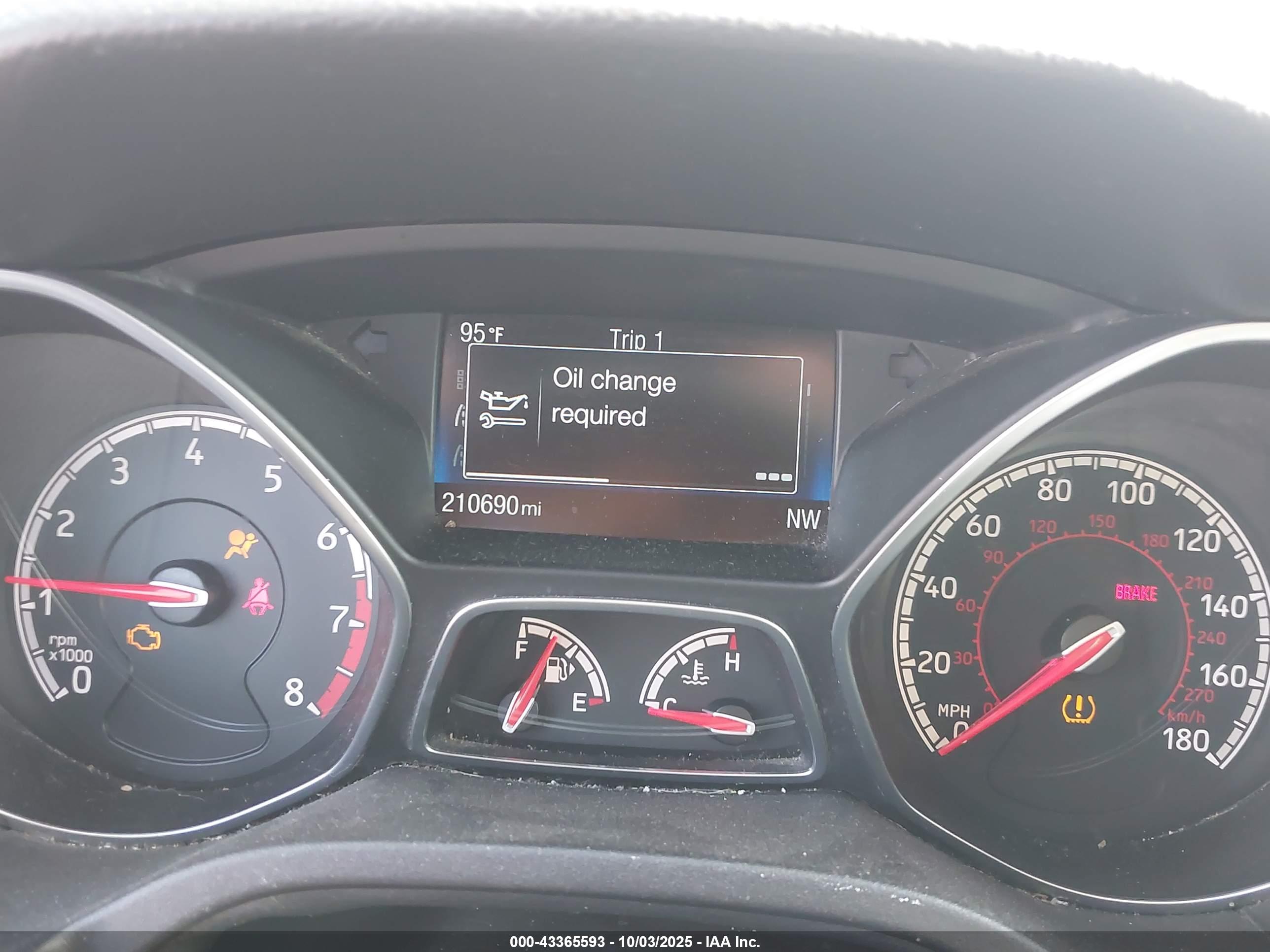 FORD FOCUS image 7