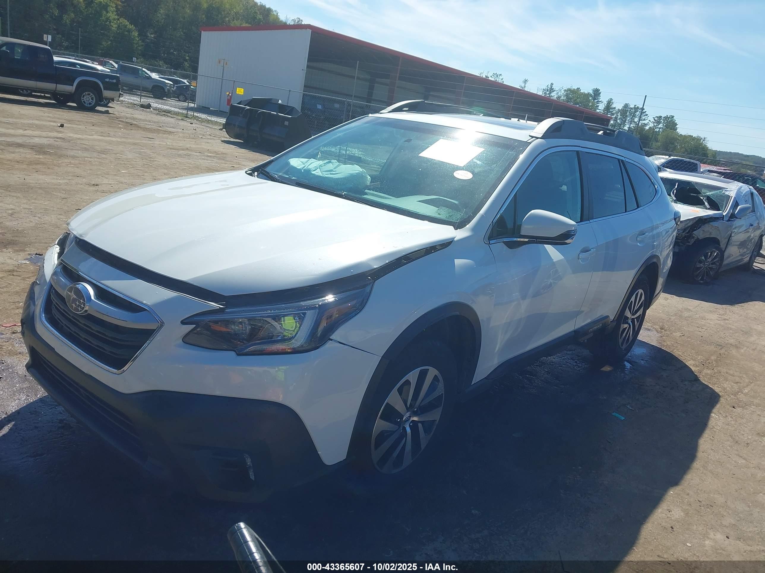 SUBARU OUTBACK image 2