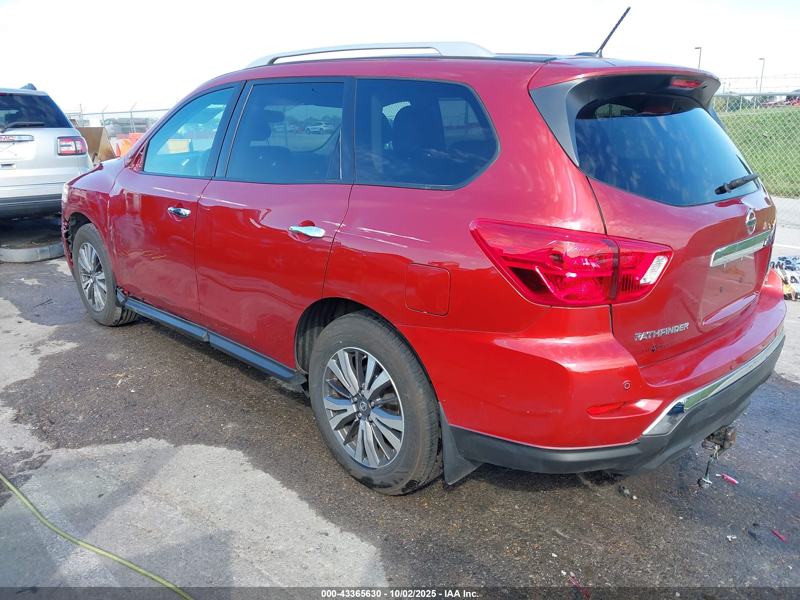 NISSAN PATHFINDER image 3