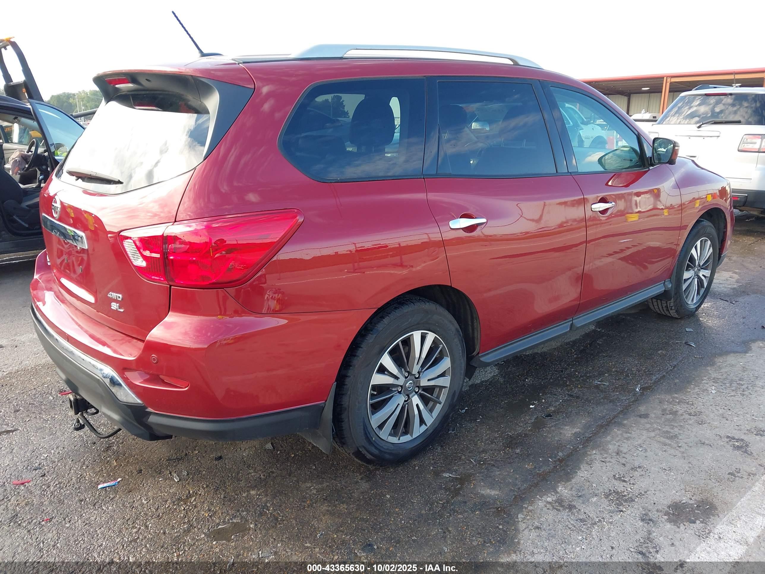 NISSAN PATHFINDER image 4