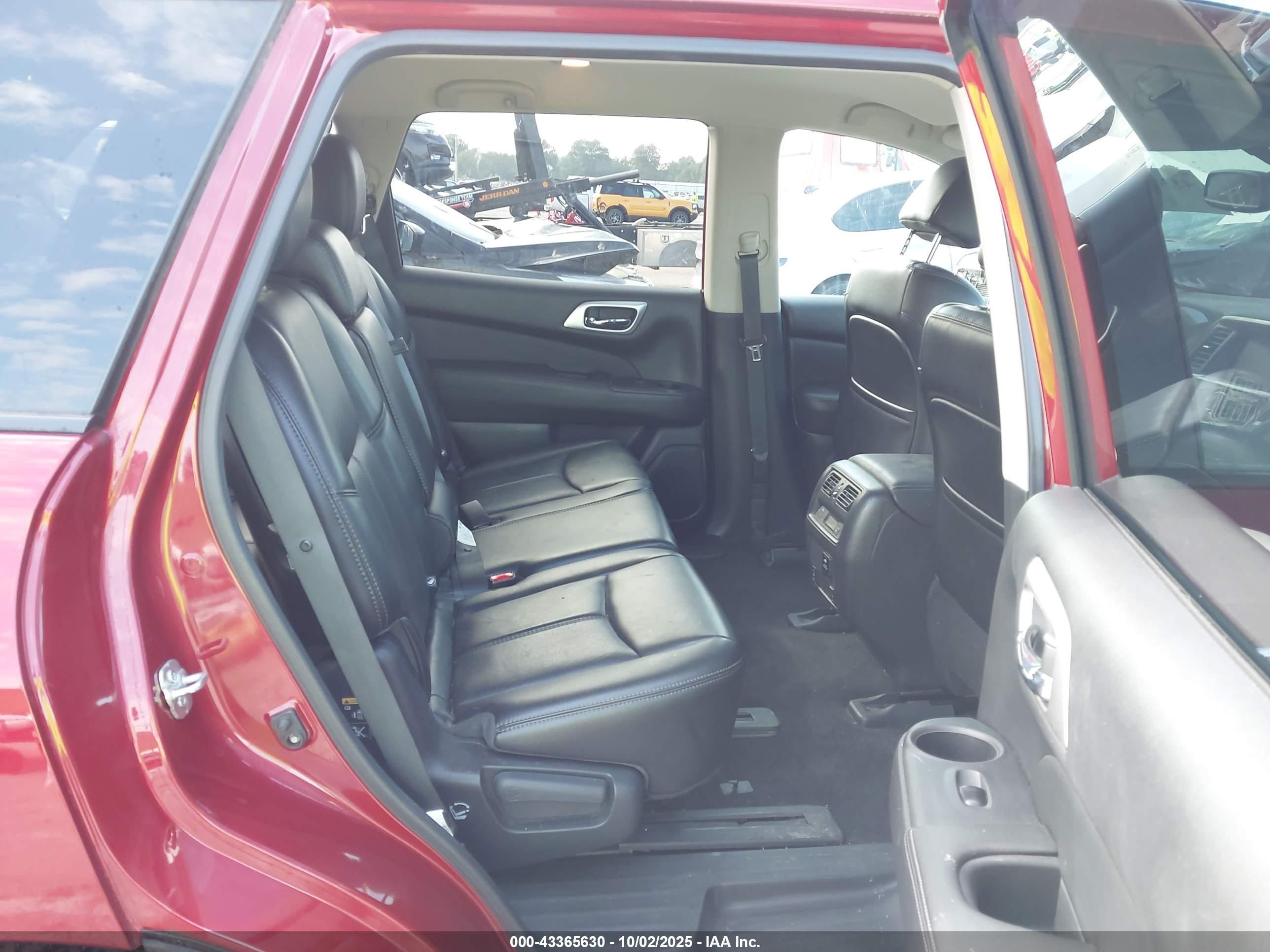 NISSAN PATHFINDER image 8