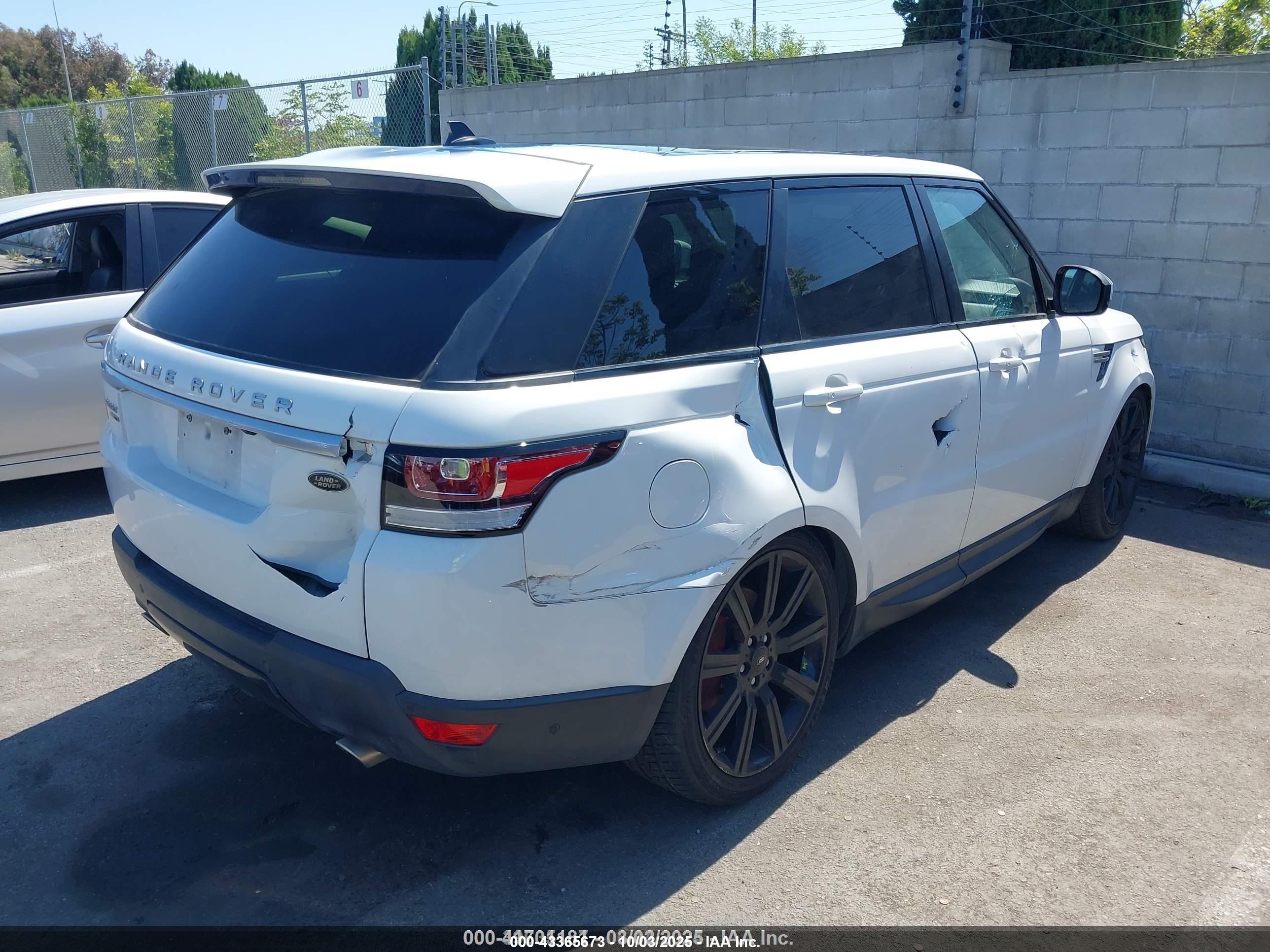 LAND ROVER image 4
