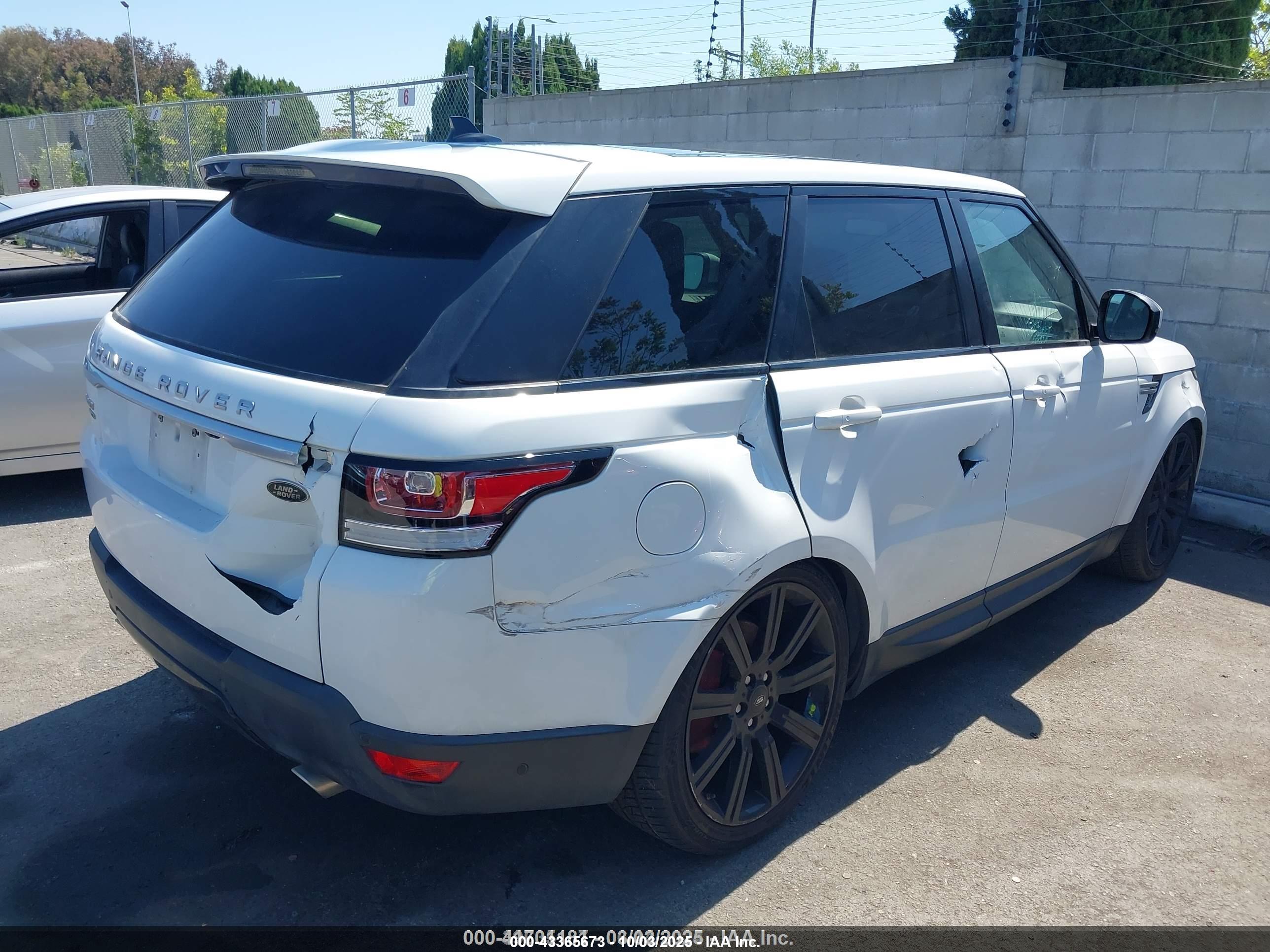 LAND ROVER image 6