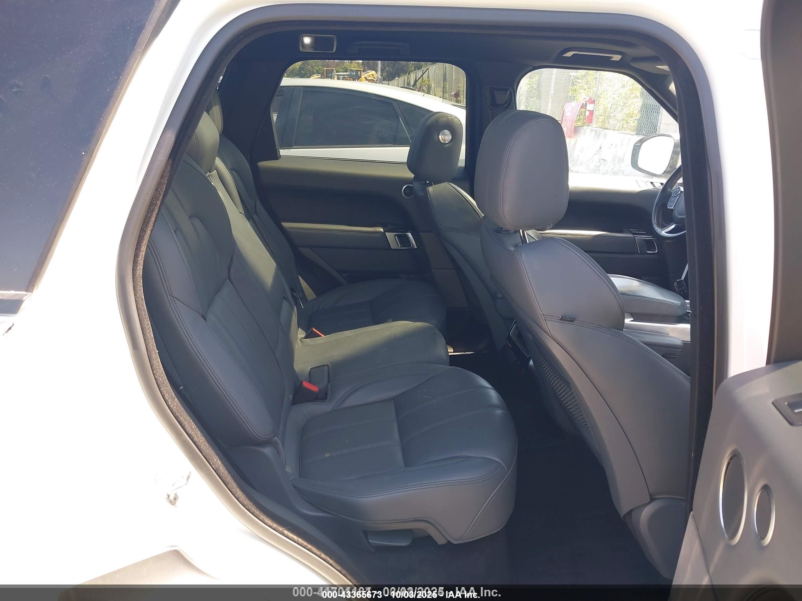 LAND ROVER image 8