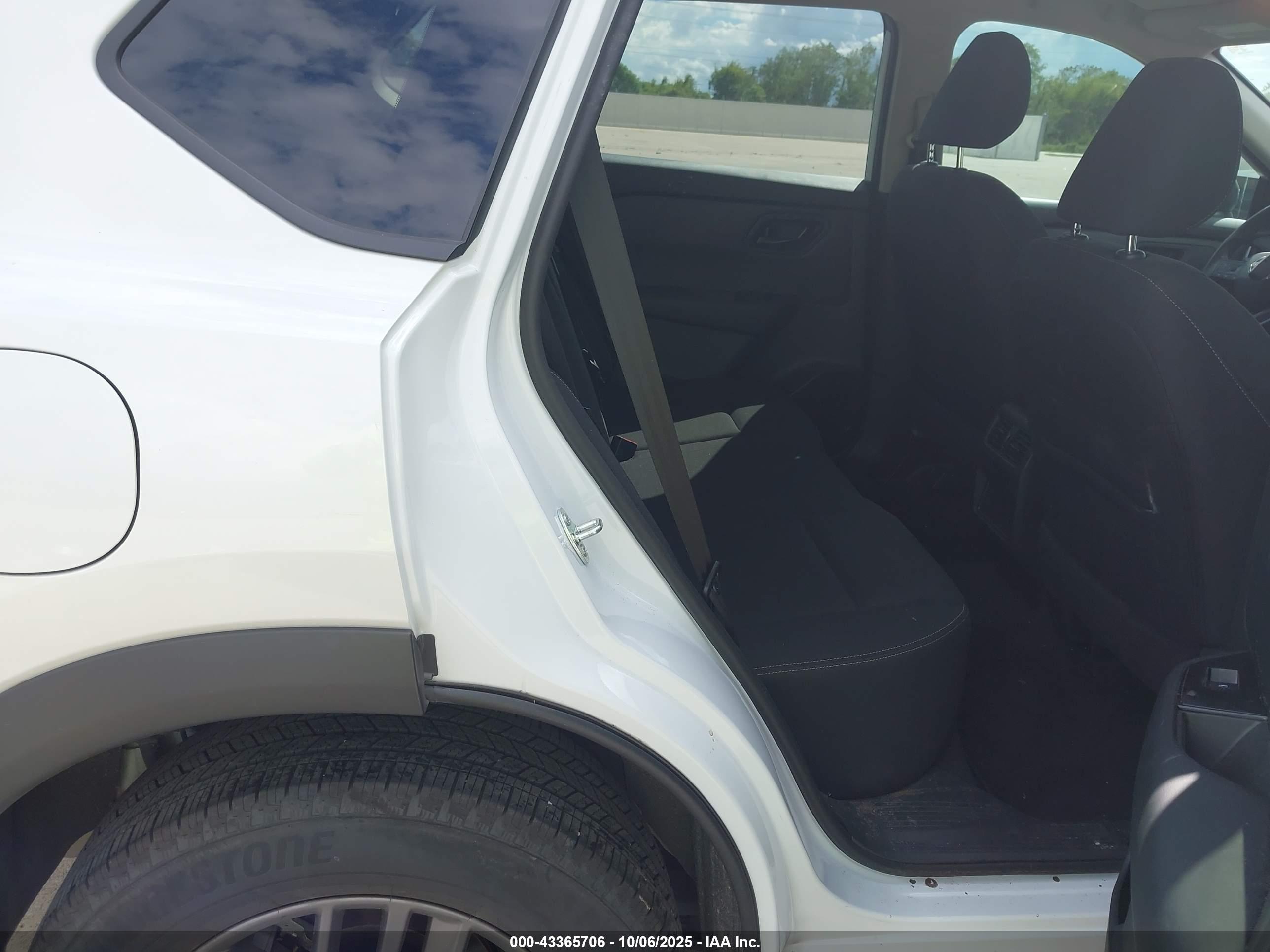 NISSAN ROGUE image 8