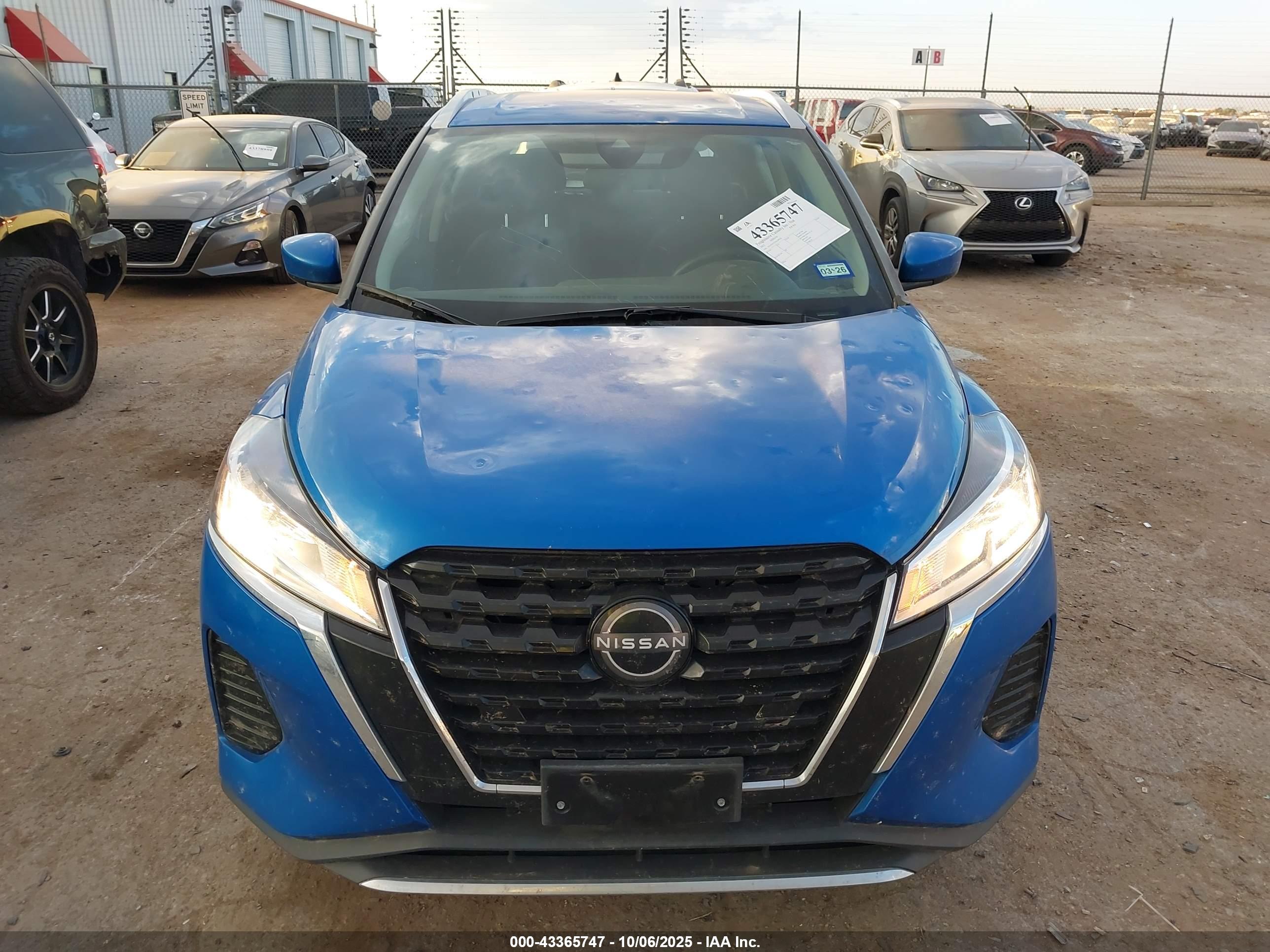NISSAN KICKS image 6