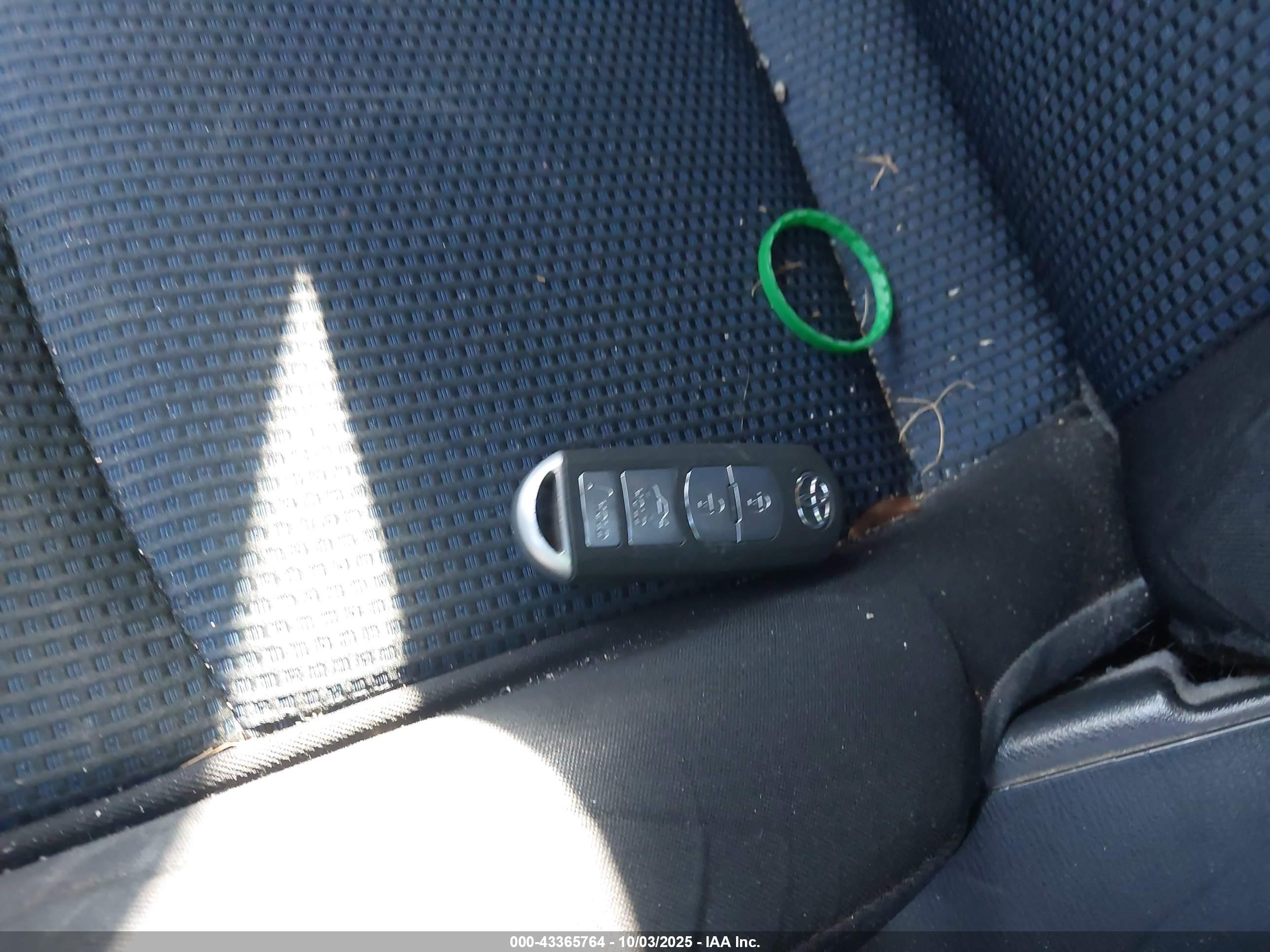 TOYOTA YARIS image 11