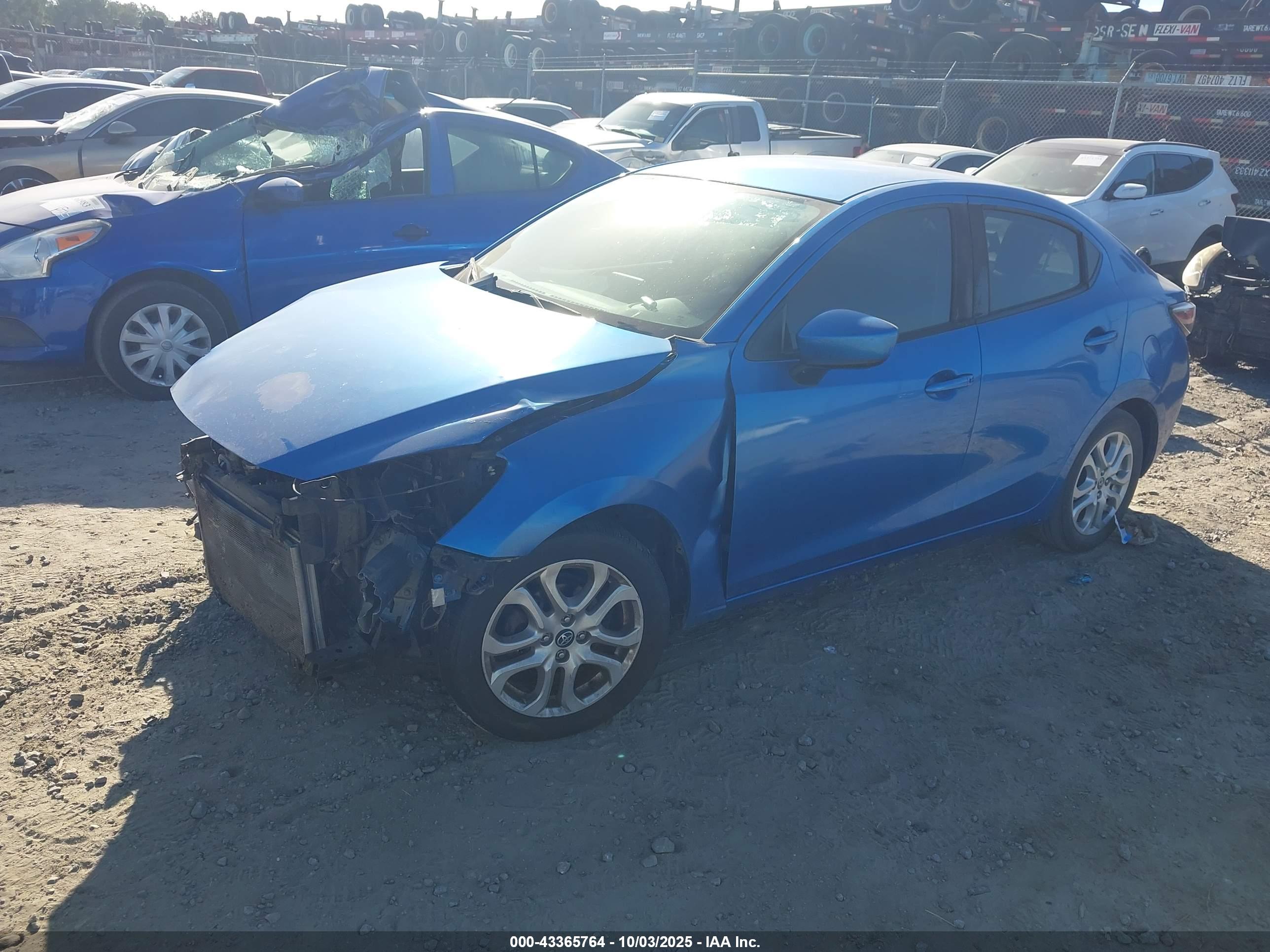TOYOTA YARIS image 2