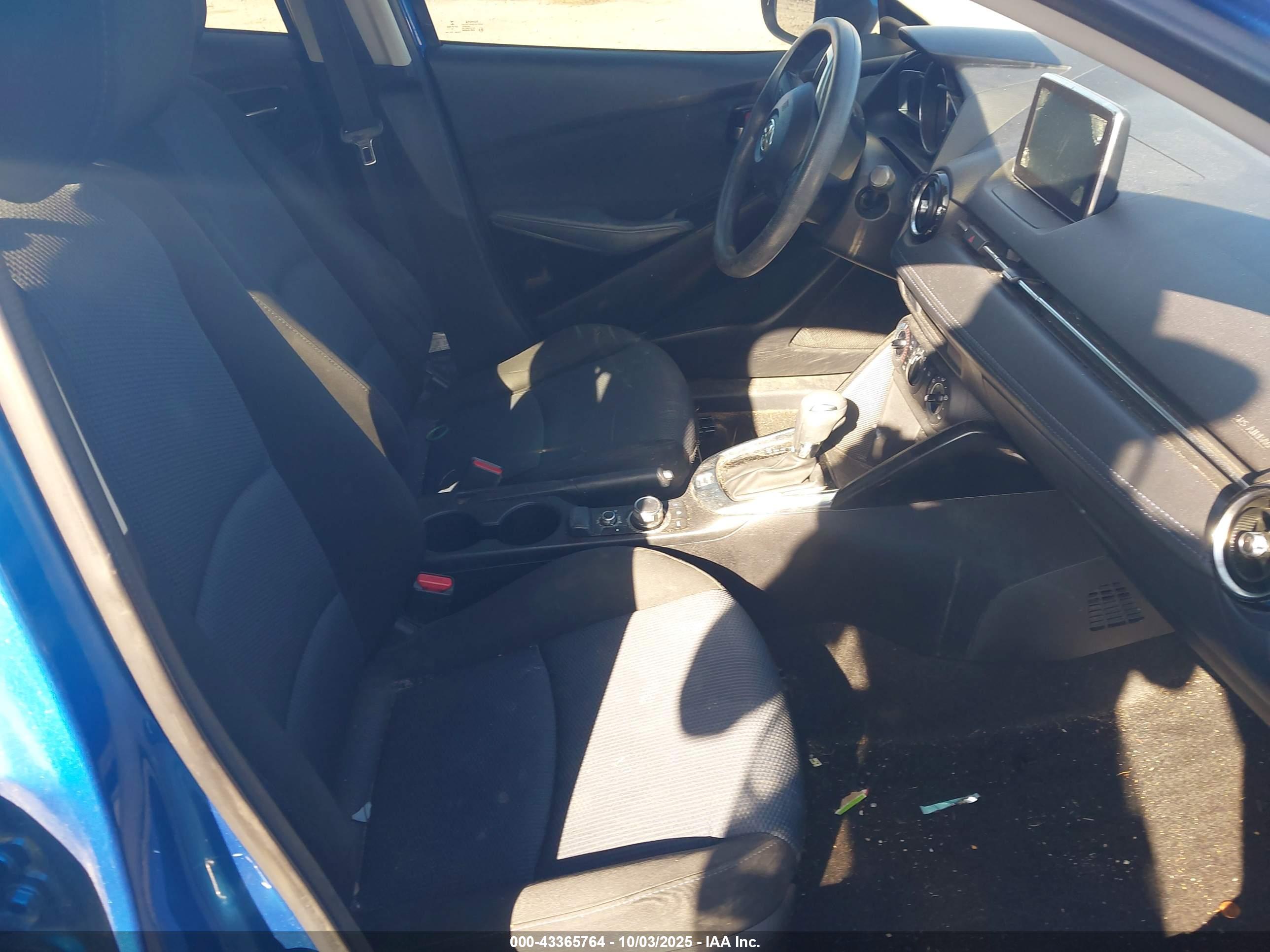 TOYOTA YARIS image 5
