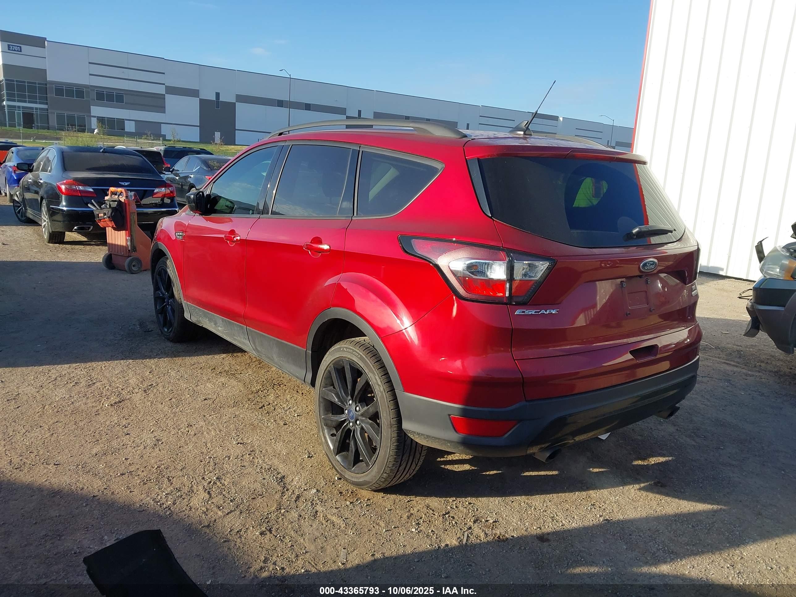 FORD ESCAPE image 3