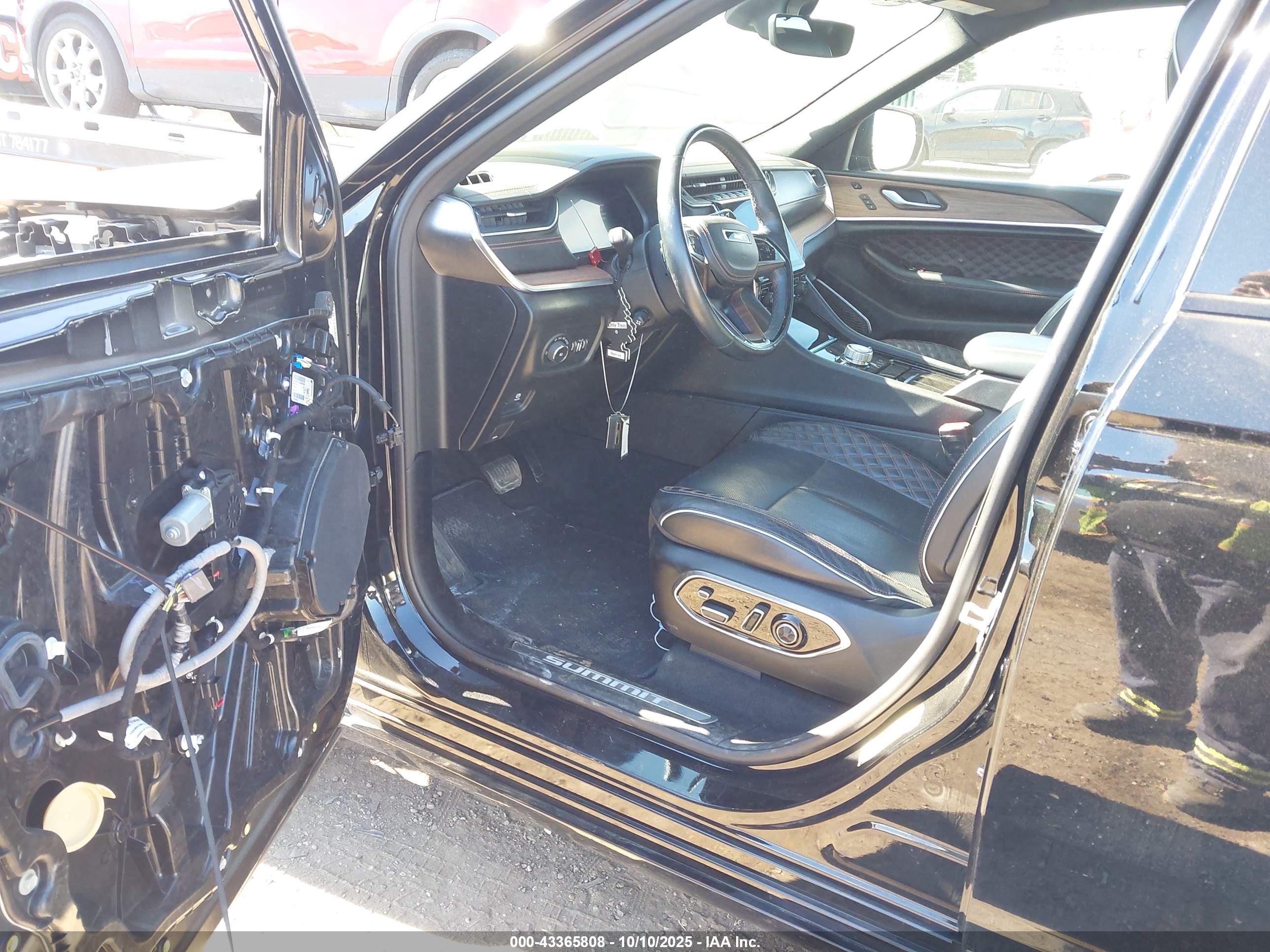 JEEP GRAND image 5