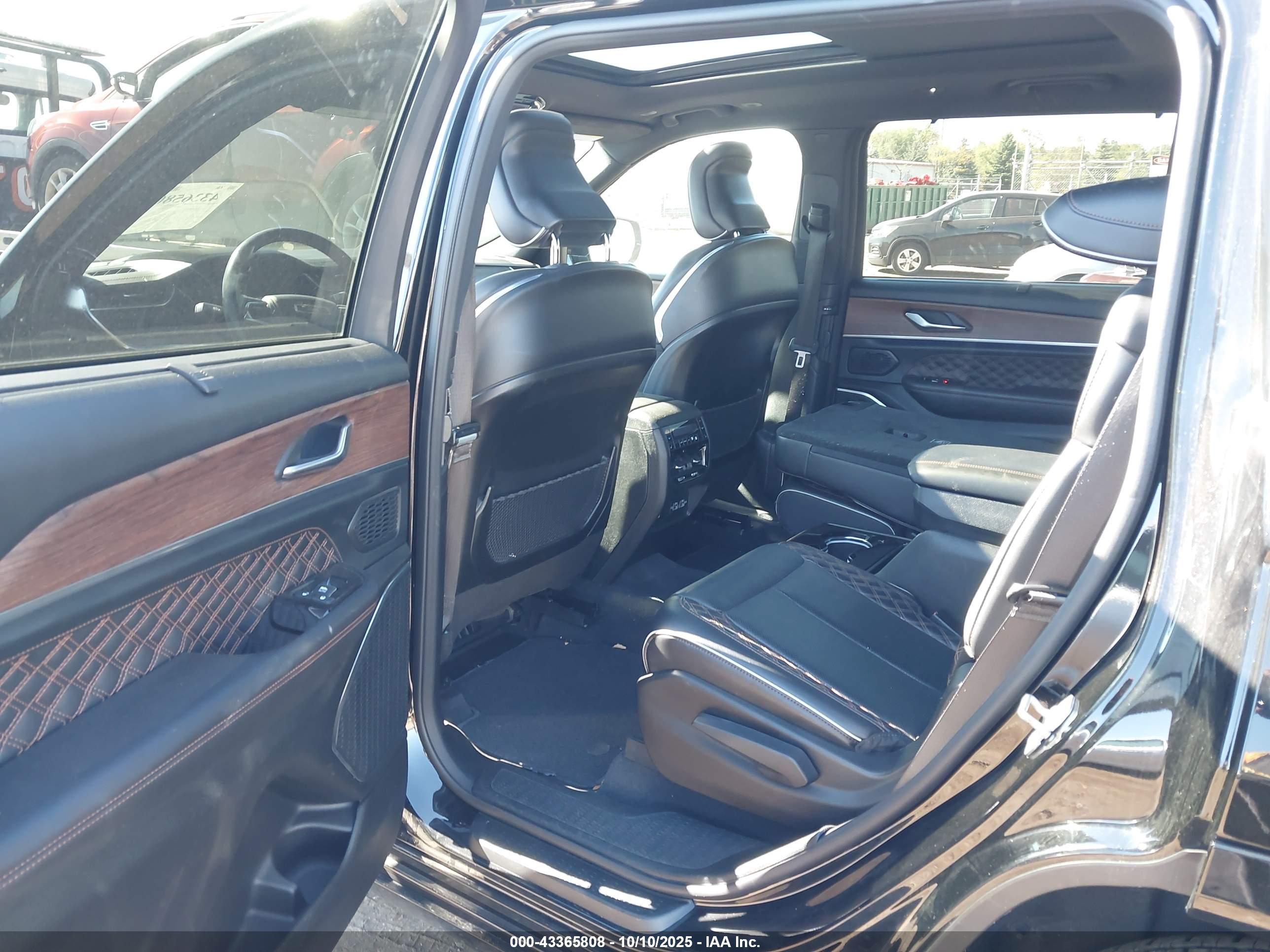 JEEP GRAND image 8