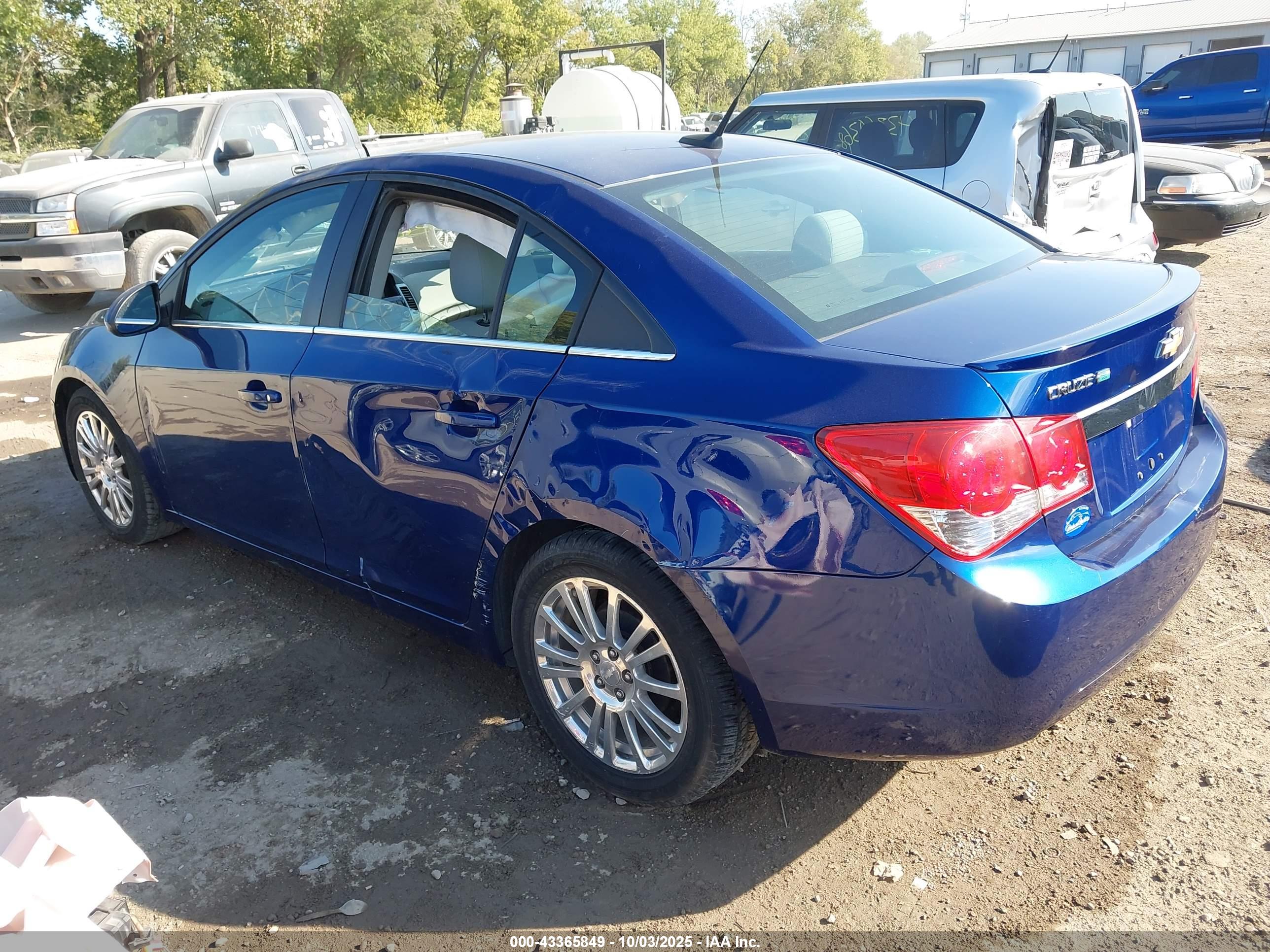 CHEVROLET CRUZE image 3