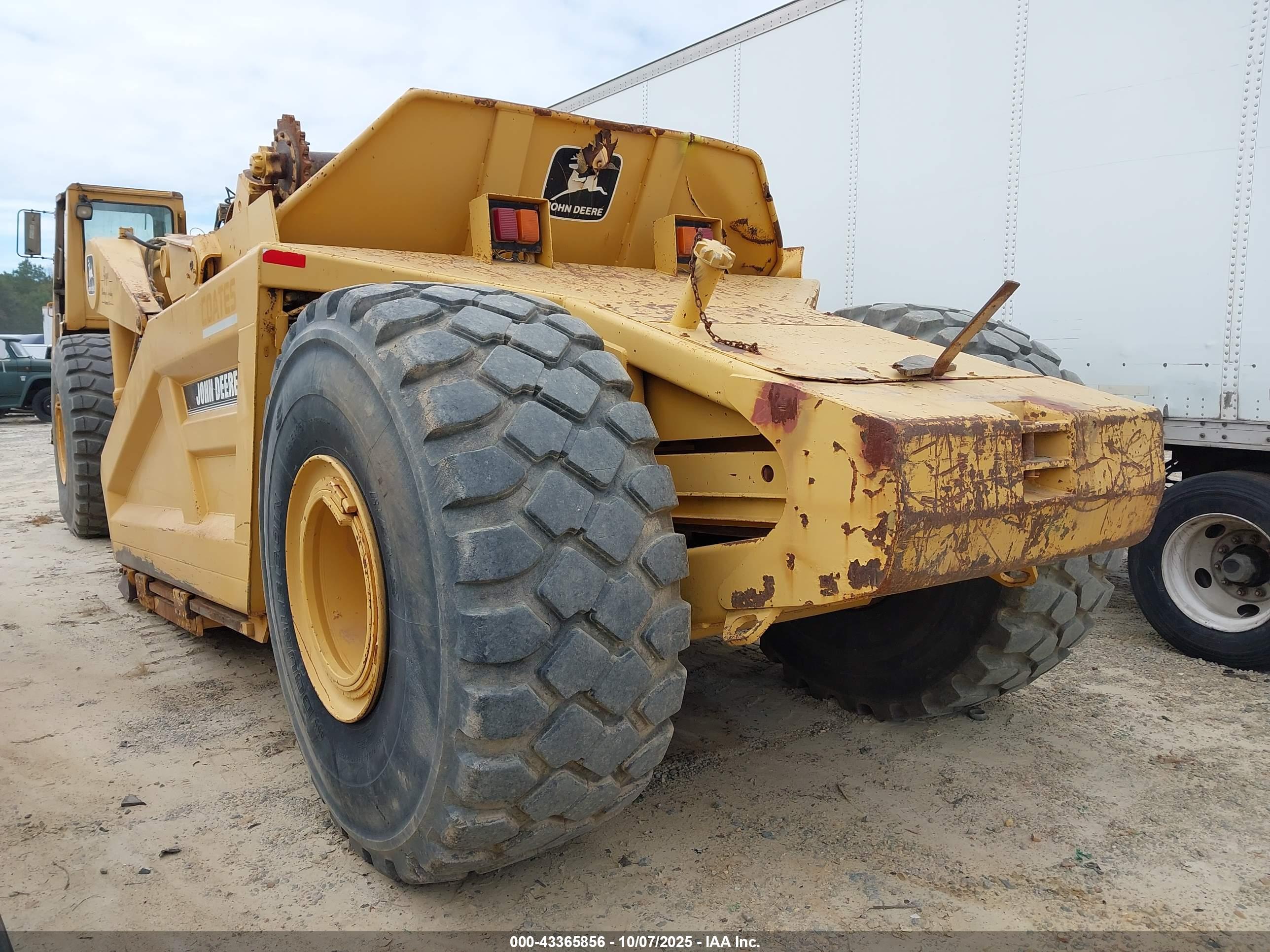 JOHN DEERE image 3