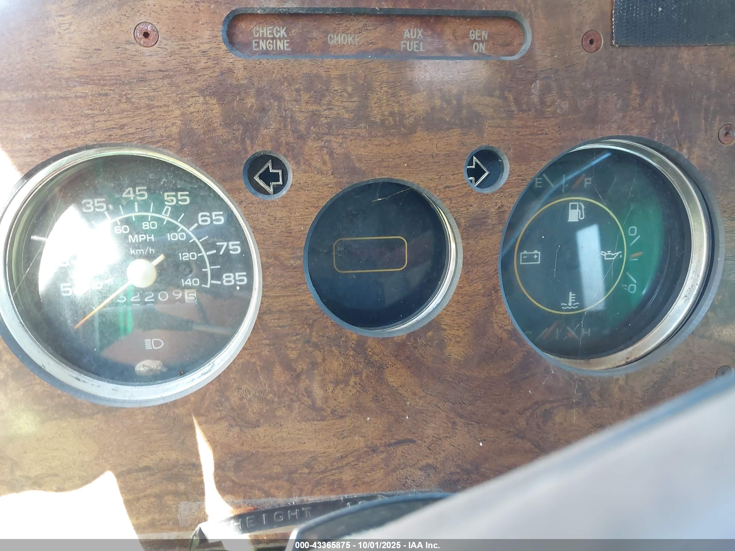CHEVROLET P30 image 7