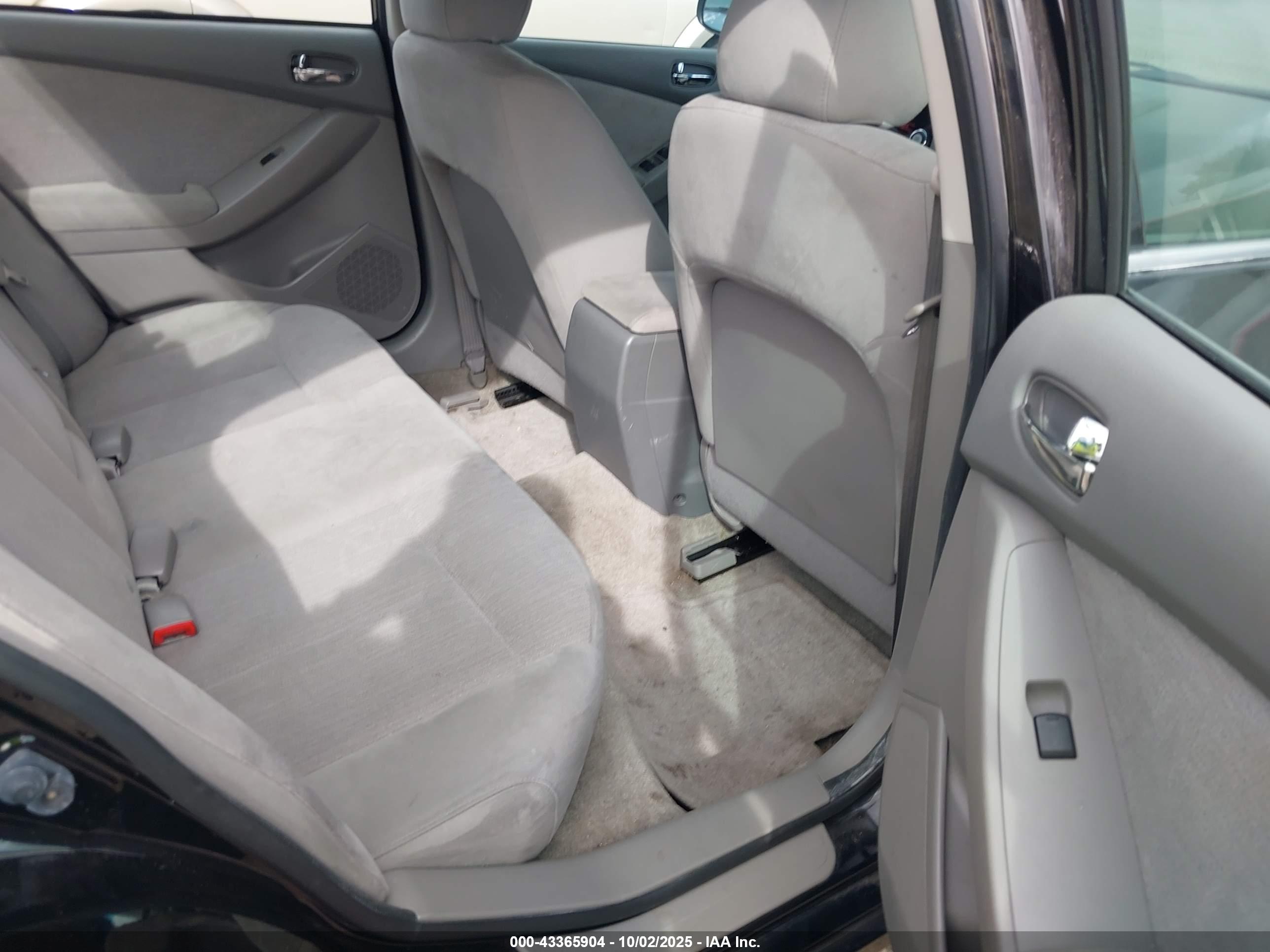 NISSAN ALTIMA image 8