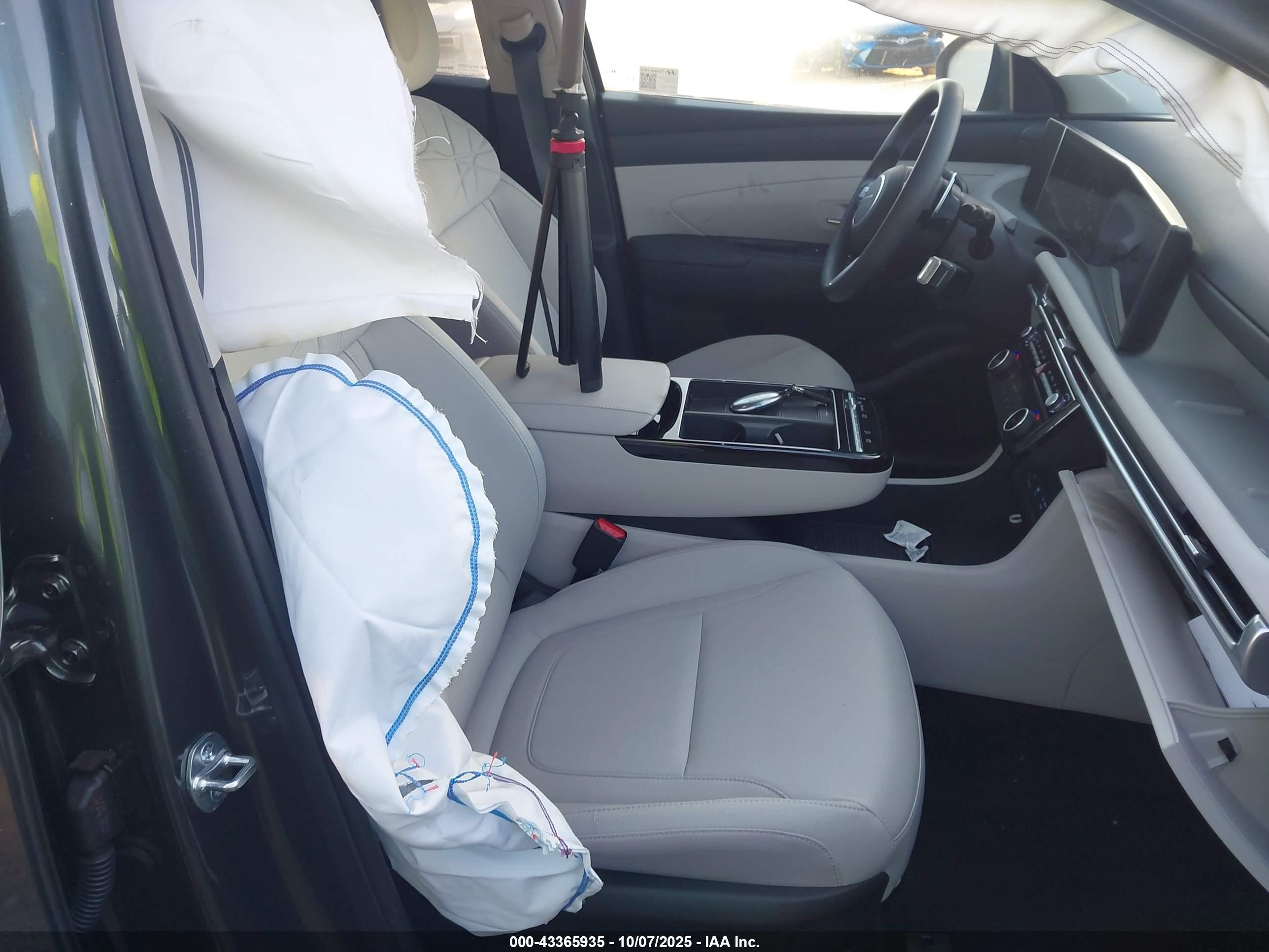 HYUNDAI TUCSON image 5