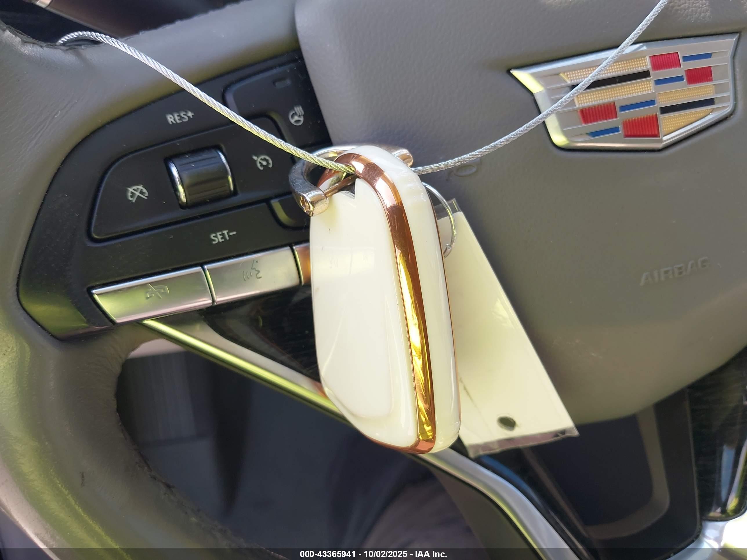CADILLAC XT6 image 11