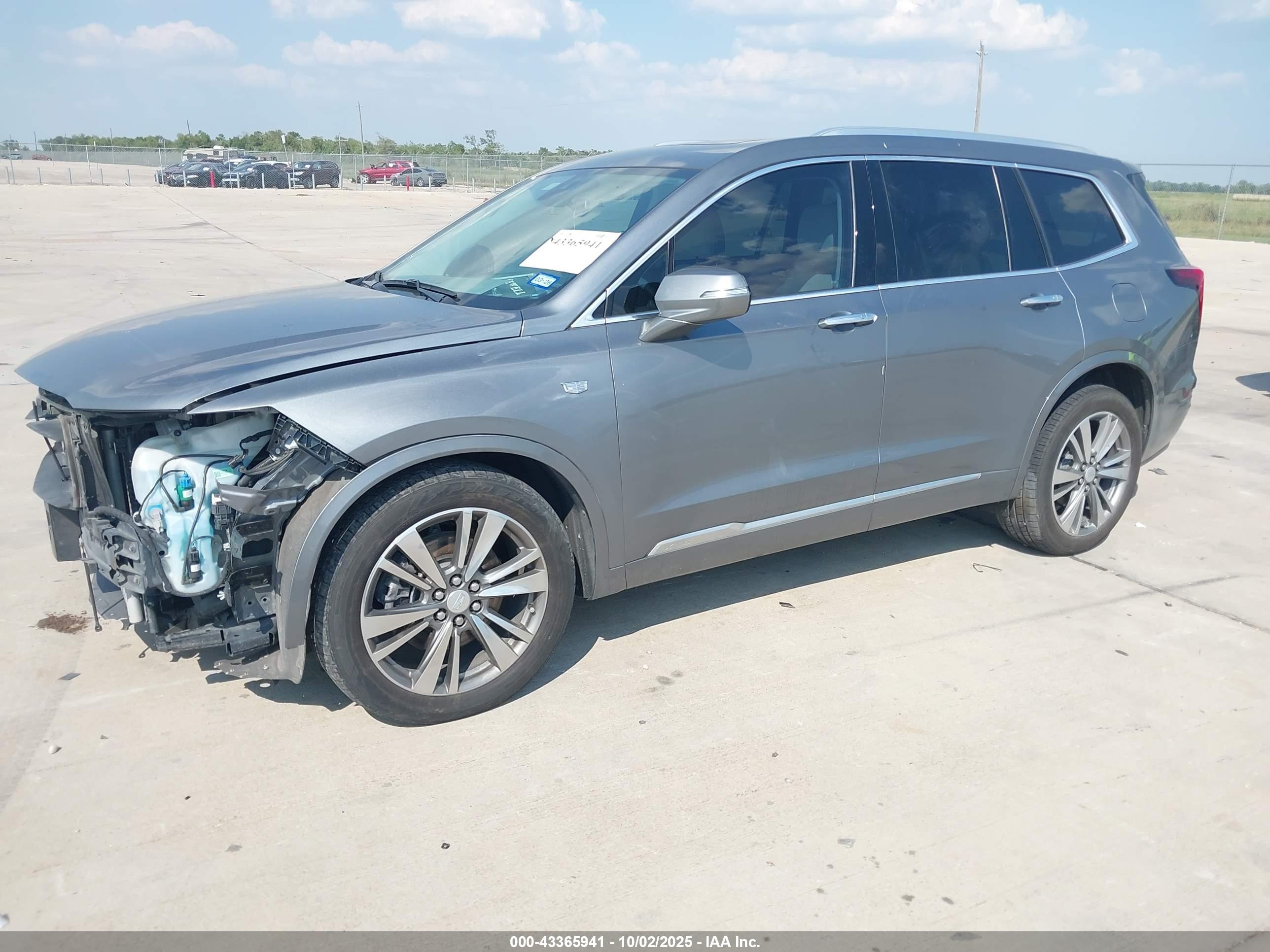 CADILLAC XT6 image 2