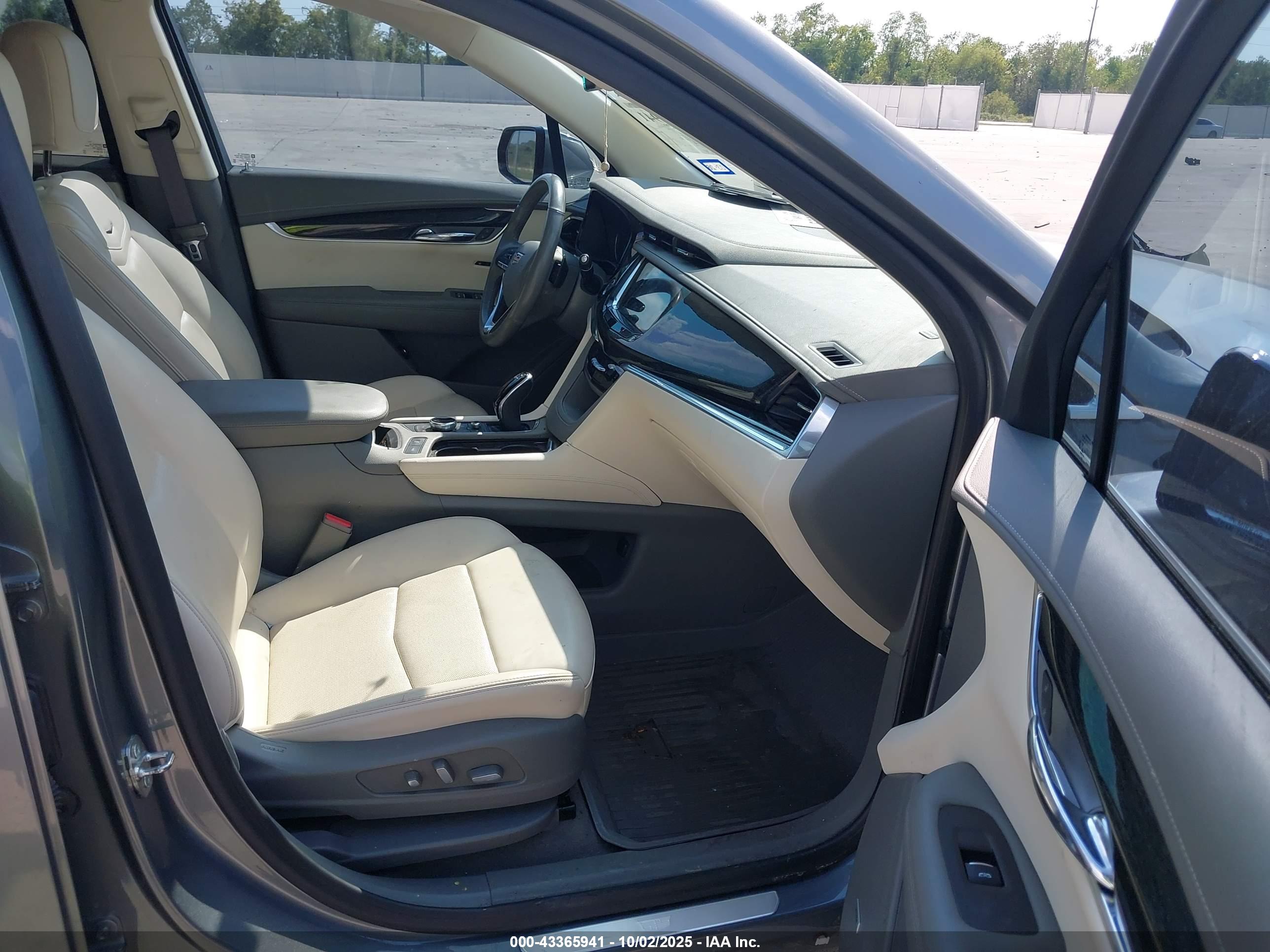 CADILLAC XT6 image 5