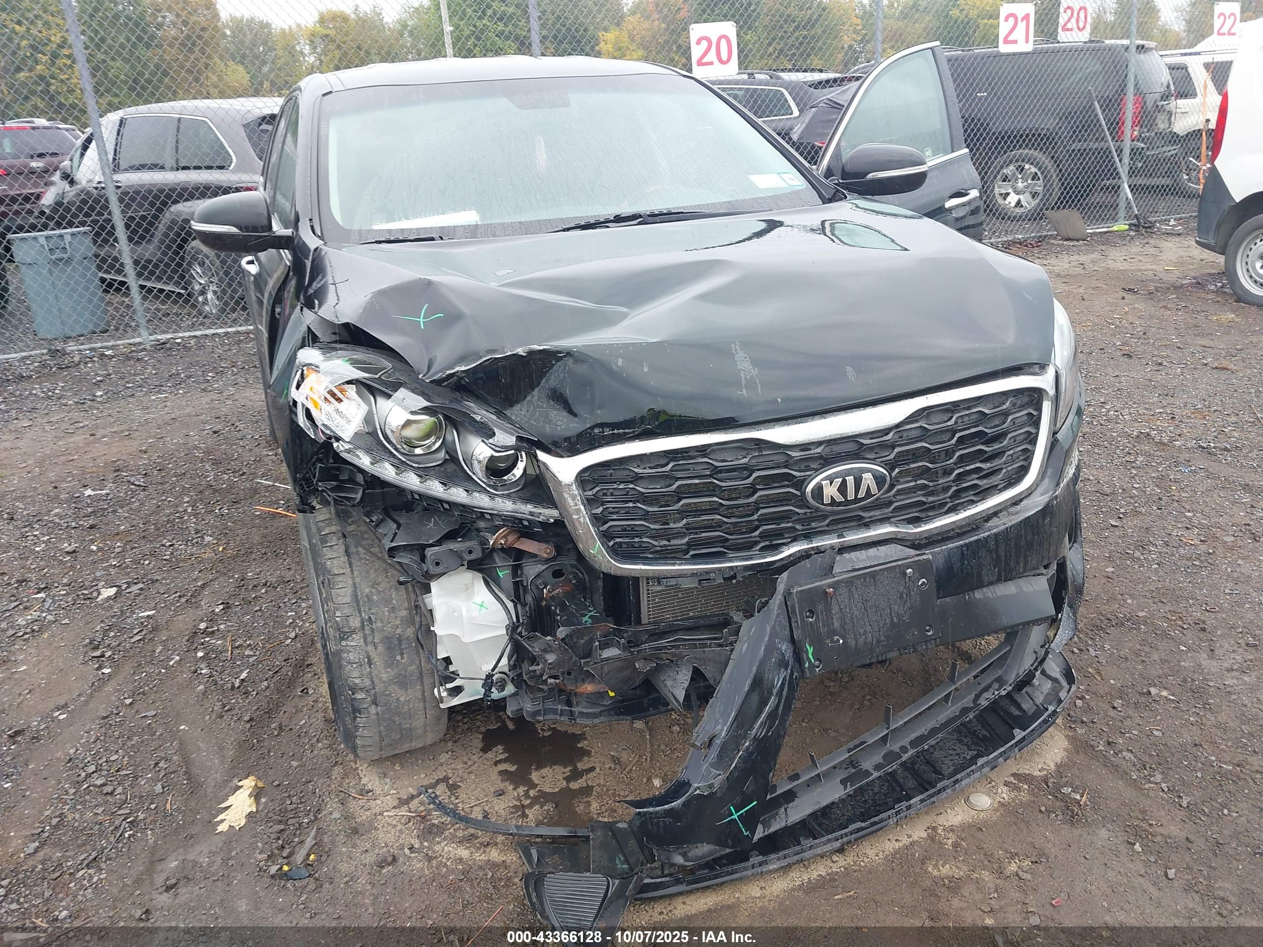 KIA SORENTO image 6
