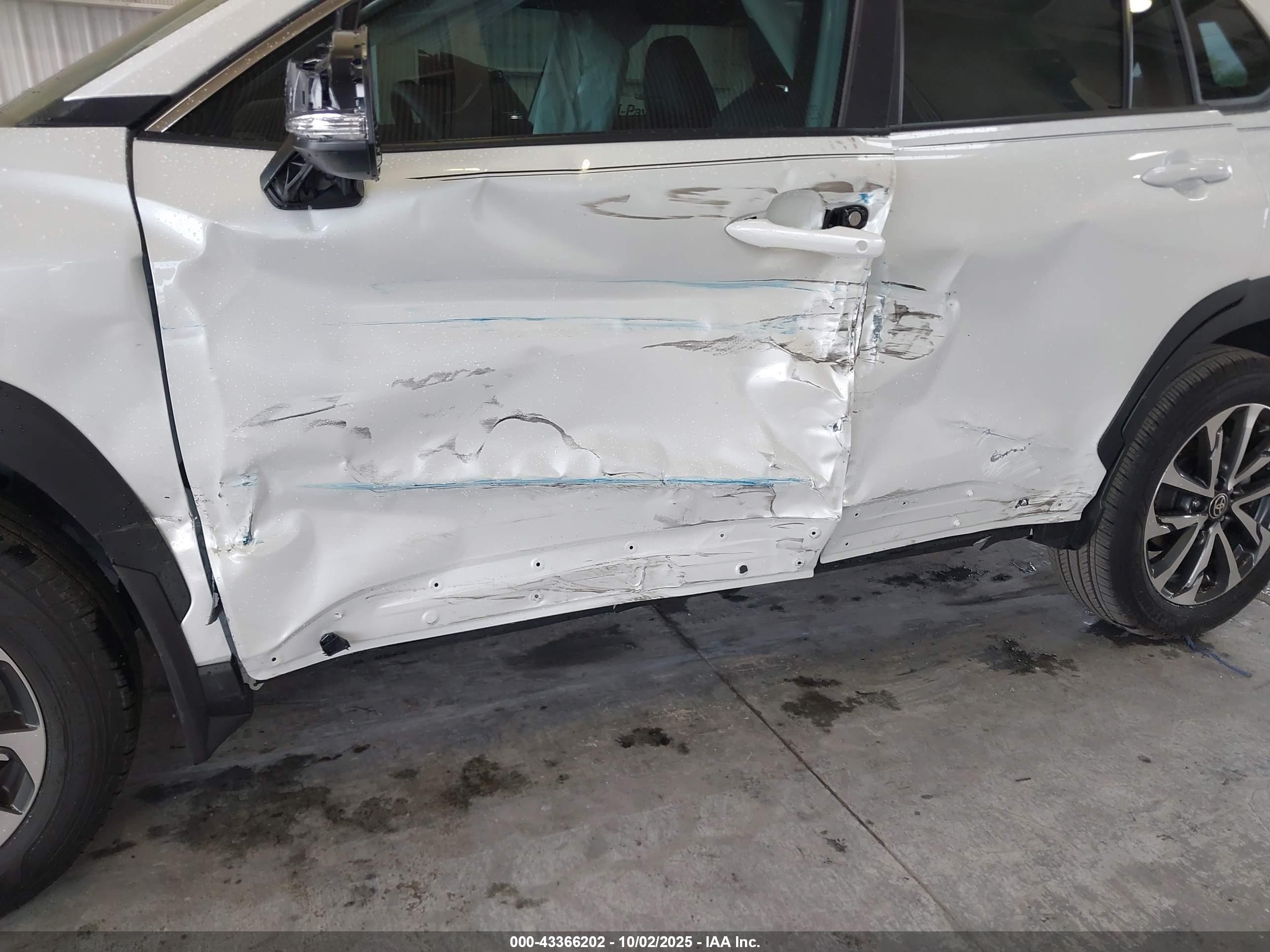 TOYOTA COROLLA image 6