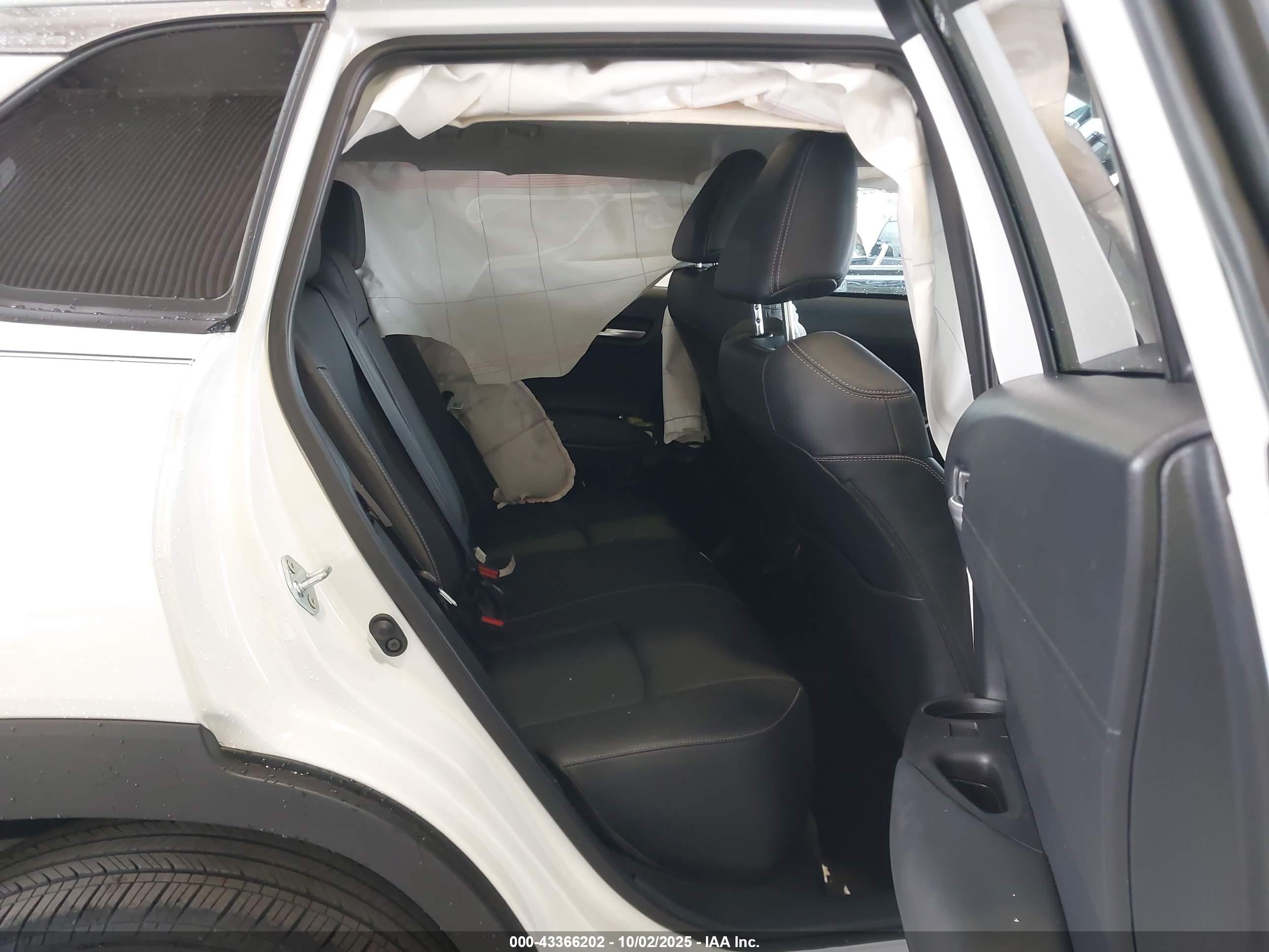 TOYOTA COROLLA image 8