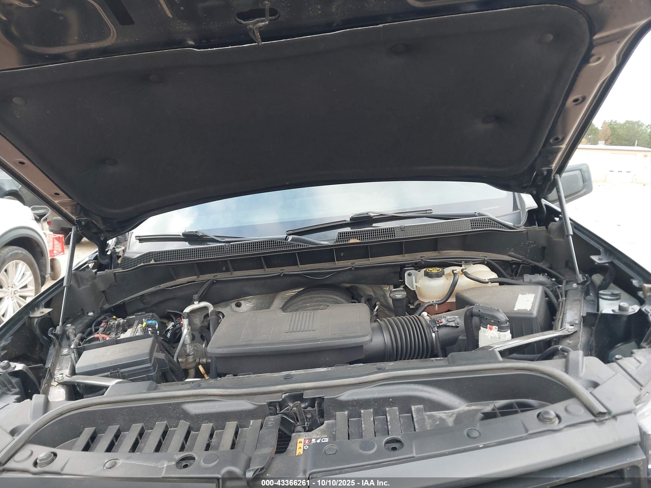 CHEVROLET SILVERADO image 10