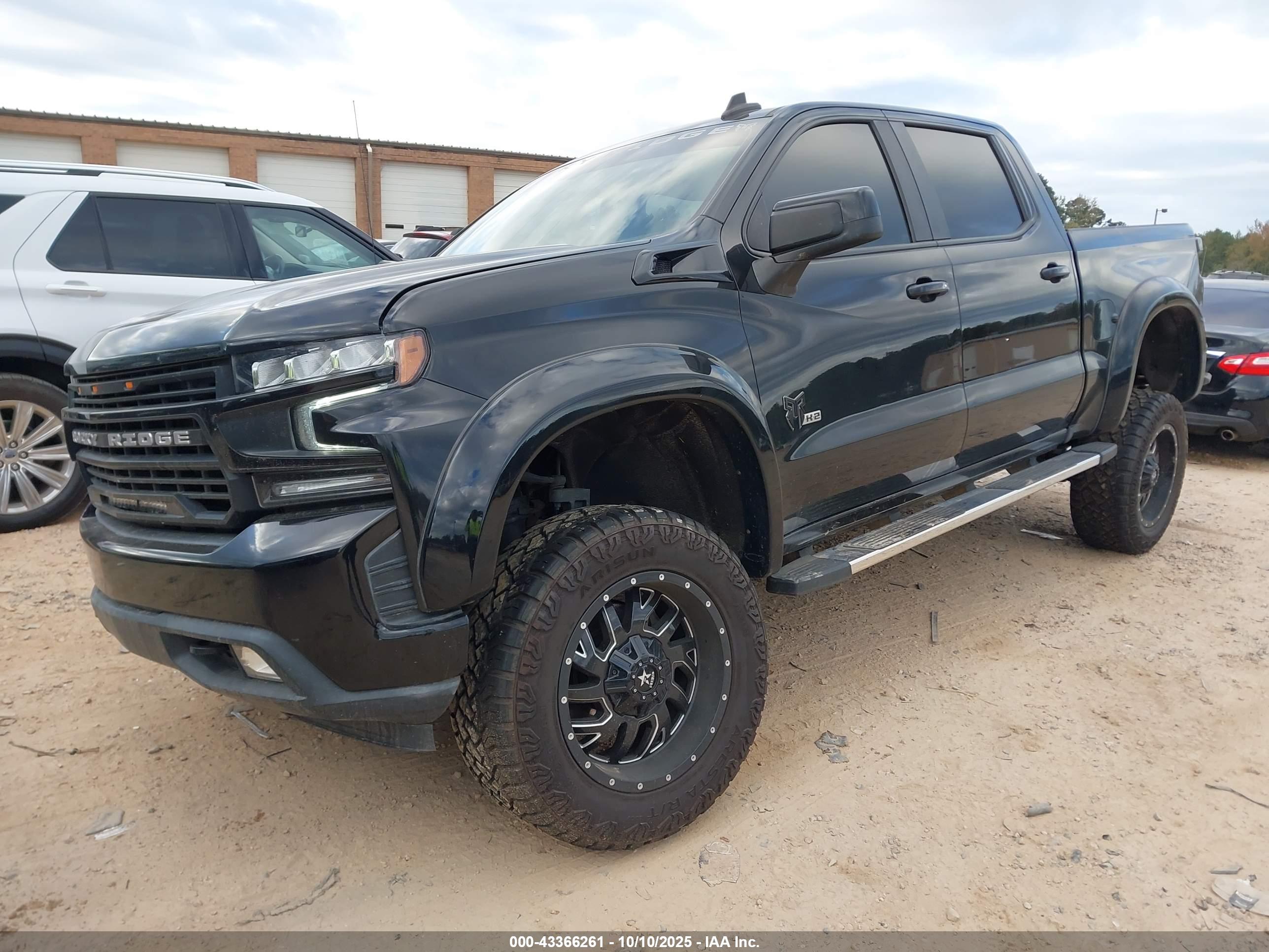 CHEVROLET SILVERADO image 2