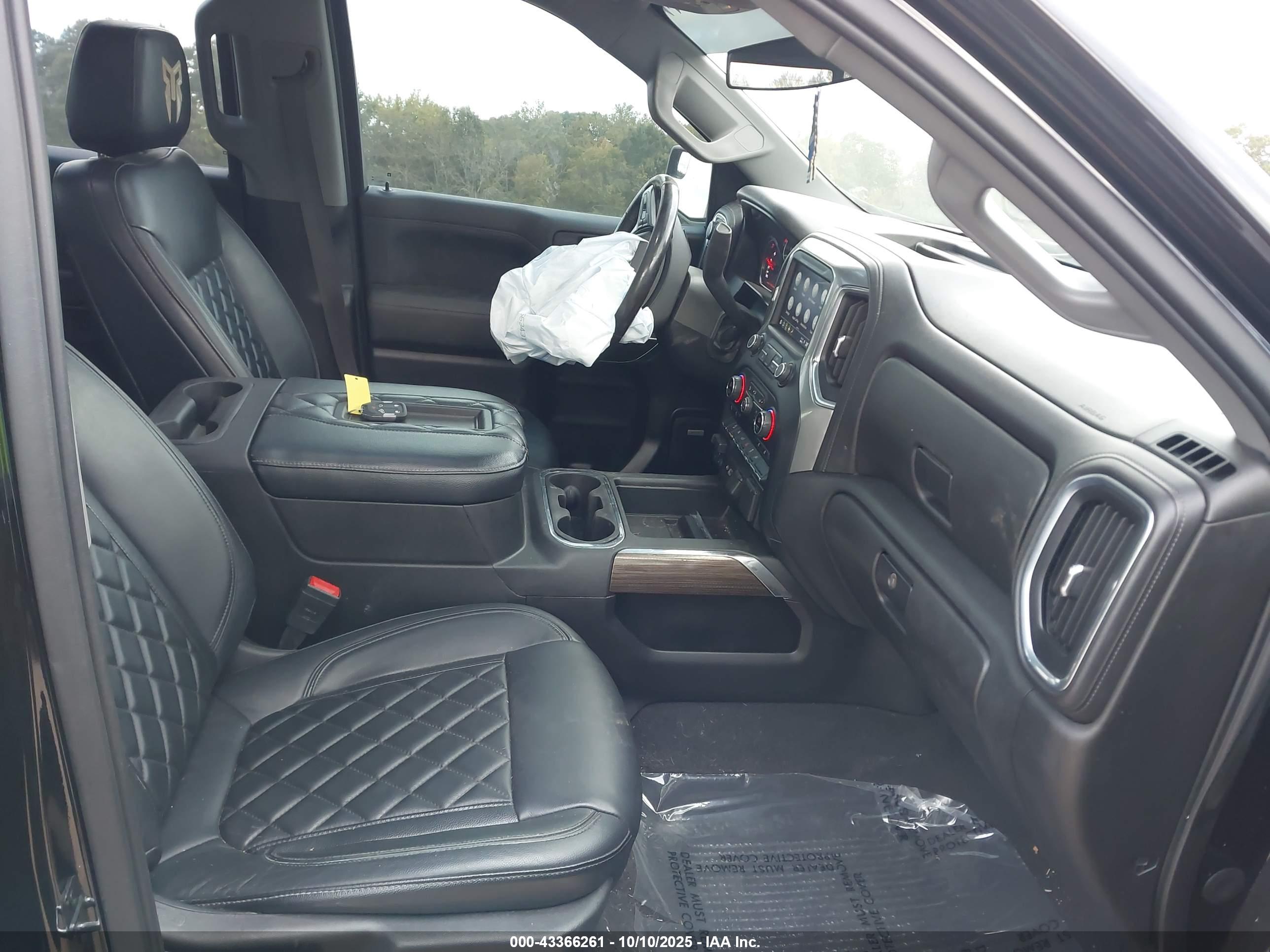 CHEVROLET SILVERADO image 5