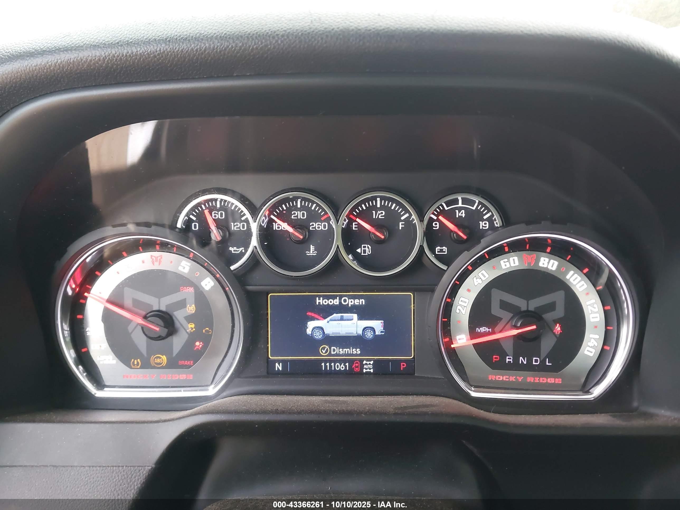 CHEVROLET SILVERADO image 7
