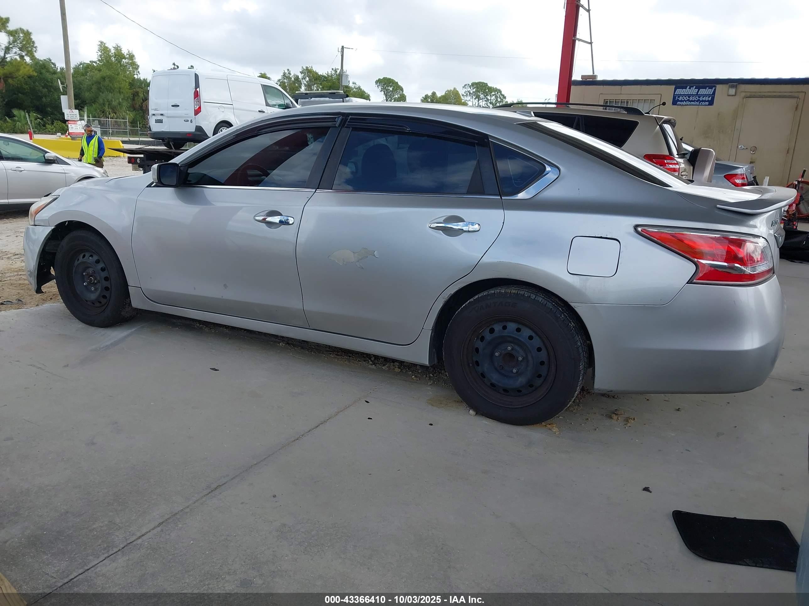 NISSAN ALTIMA image 3