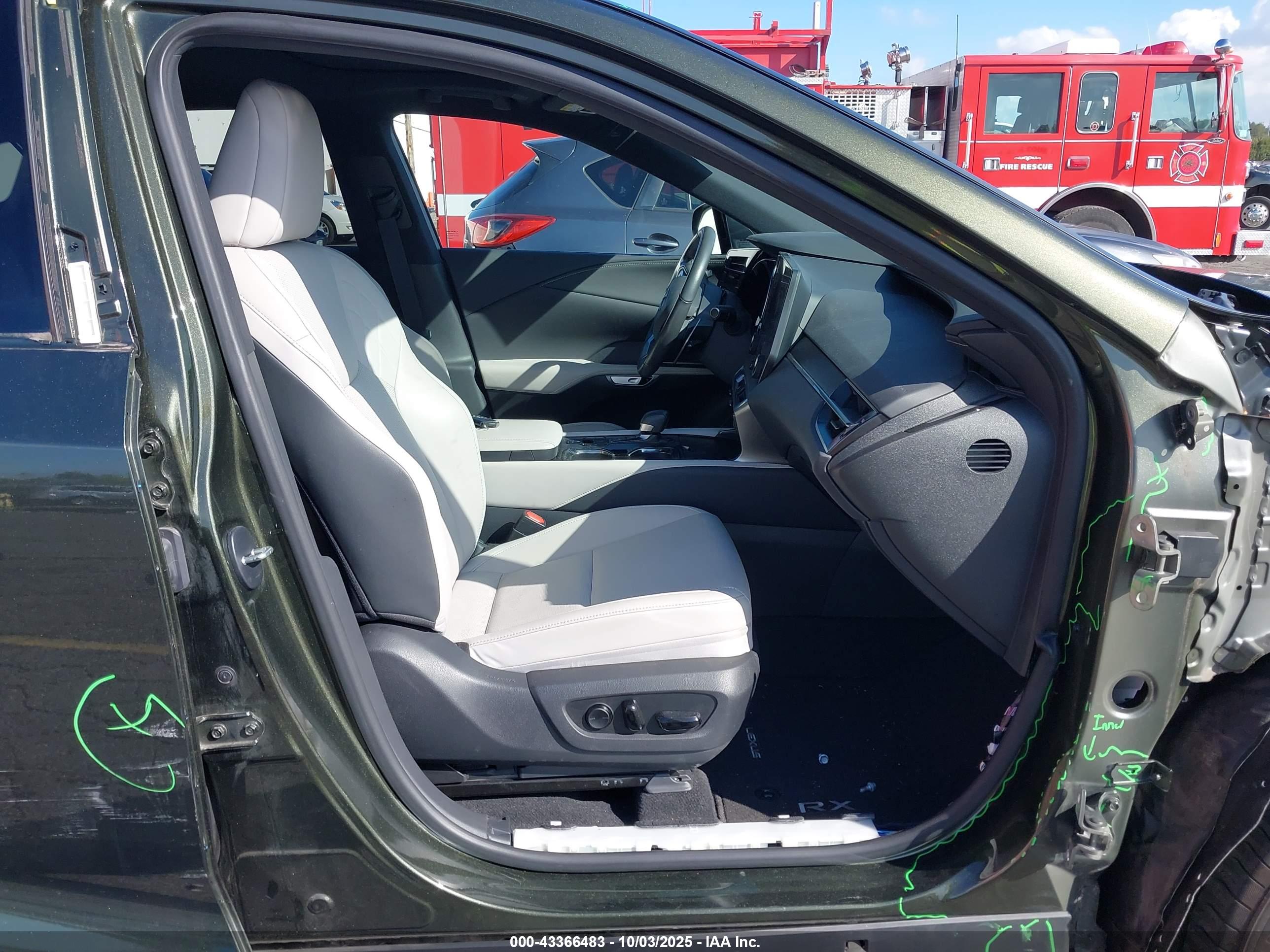 LEXUS RX image 5