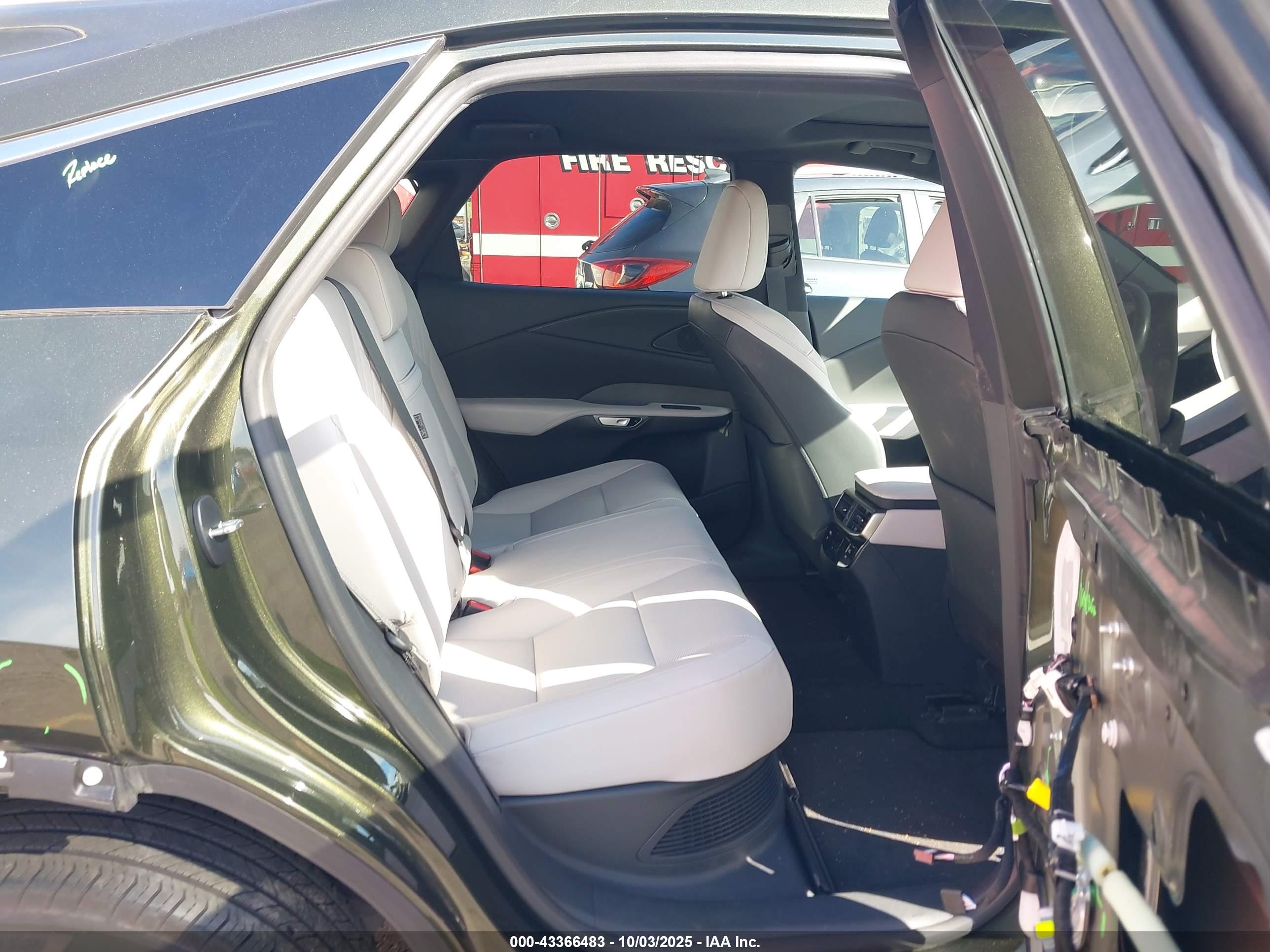 LEXUS RX image 8